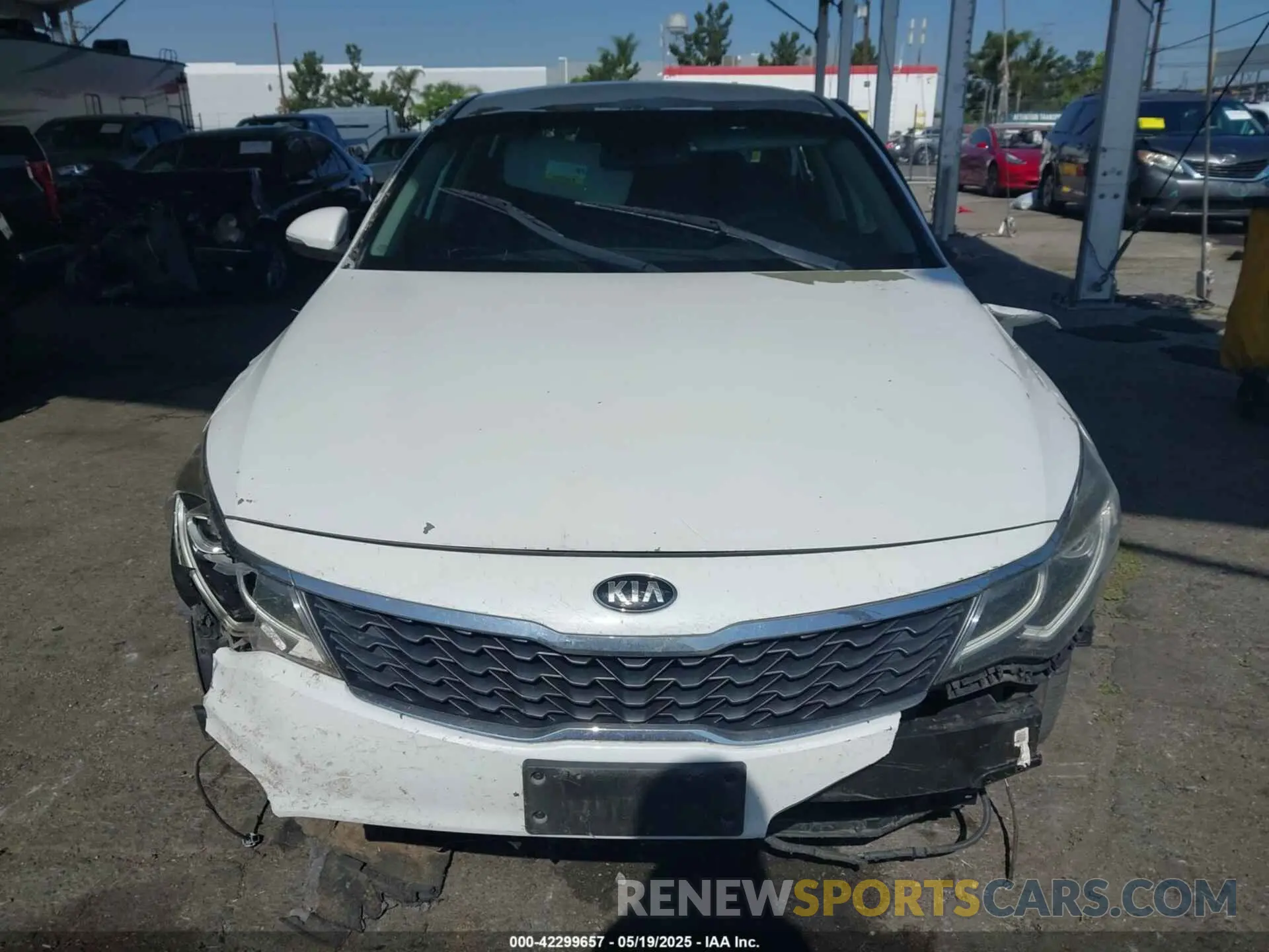 11 Photograph of a damaged car 5XXGT4L37KG301109 KIA OPTIMA 2019