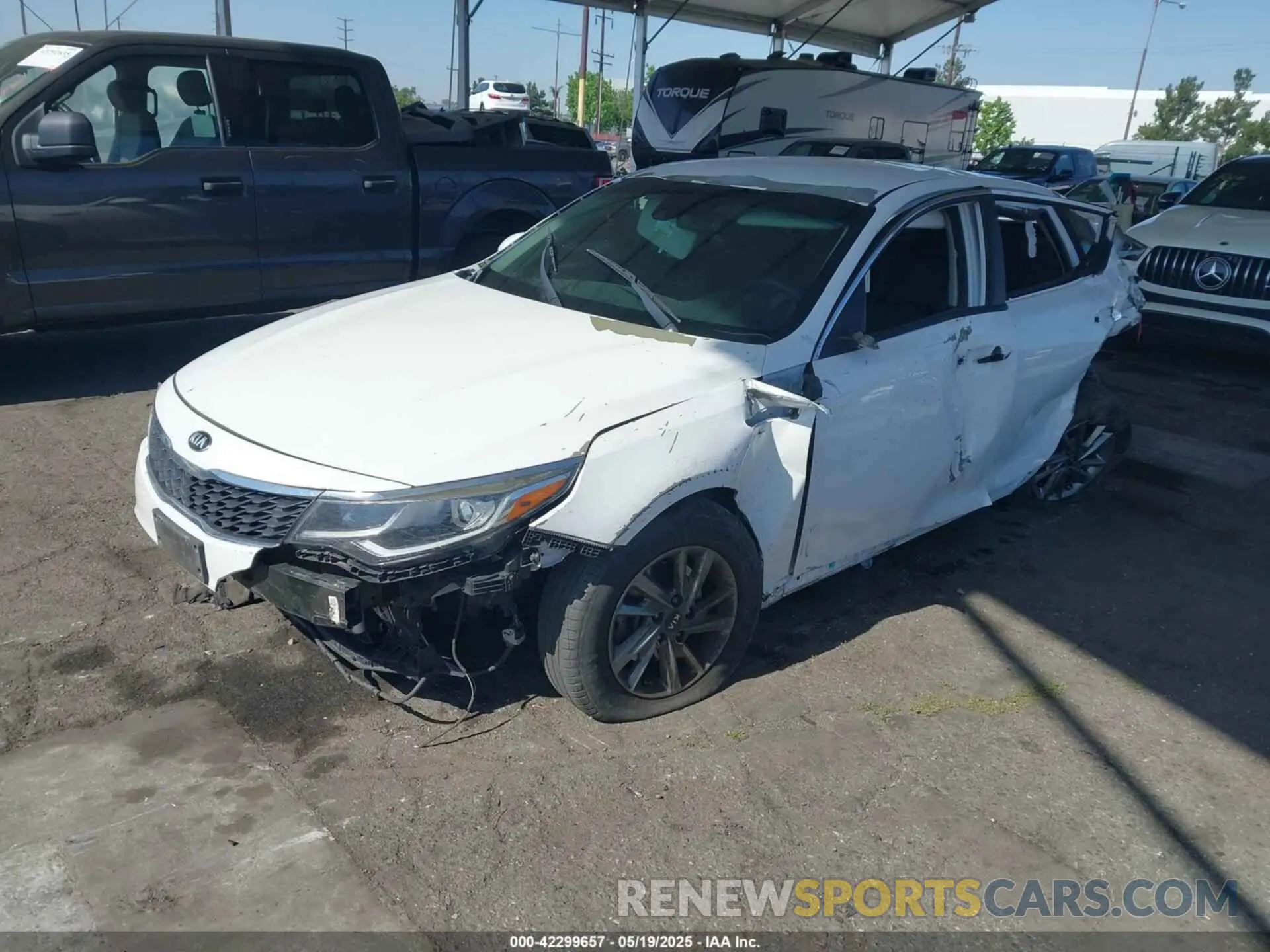 2 Photograph of a damaged car 5XXGT4L37KG301109 KIA OPTIMA 2019