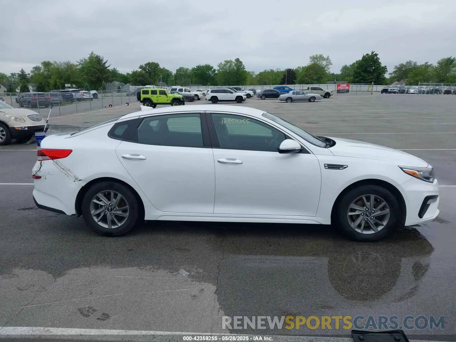 13 Photograph of a damaged car 5XXGT4L37KG301594 KIA OPTIMA 2019