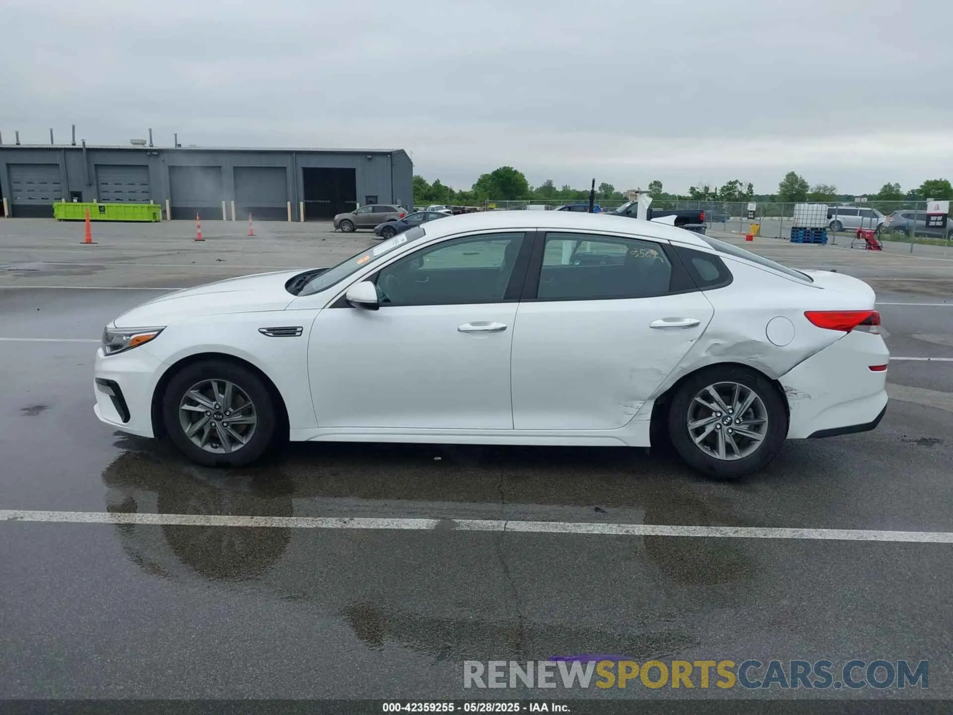 14 Photograph of a damaged car 5XXGT4L37KG301594 KIA OPTIMA 2019