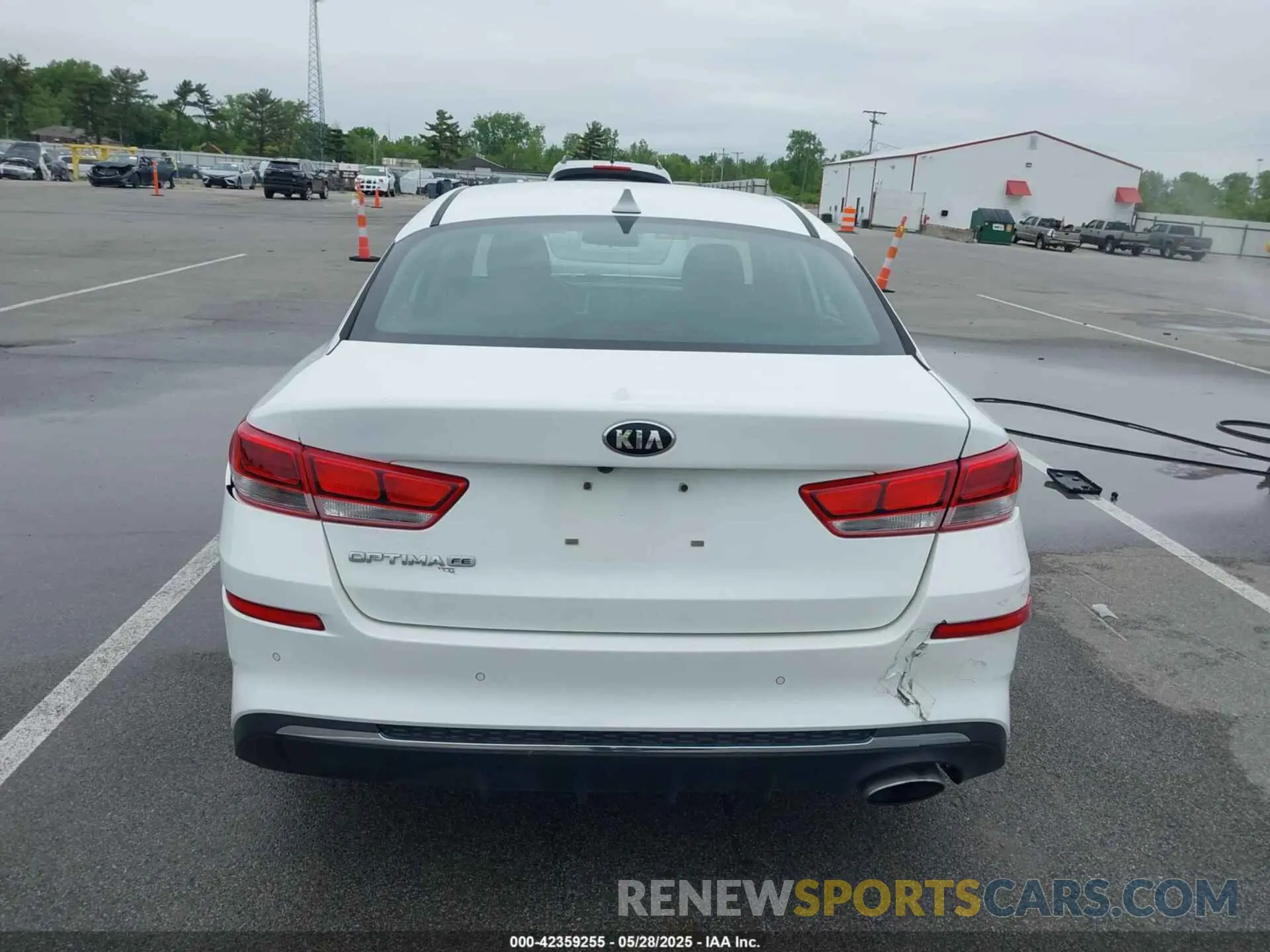 16 Photograph of a damaged car 5XXGT4L37KG301594 KIA OPTIMA 2019