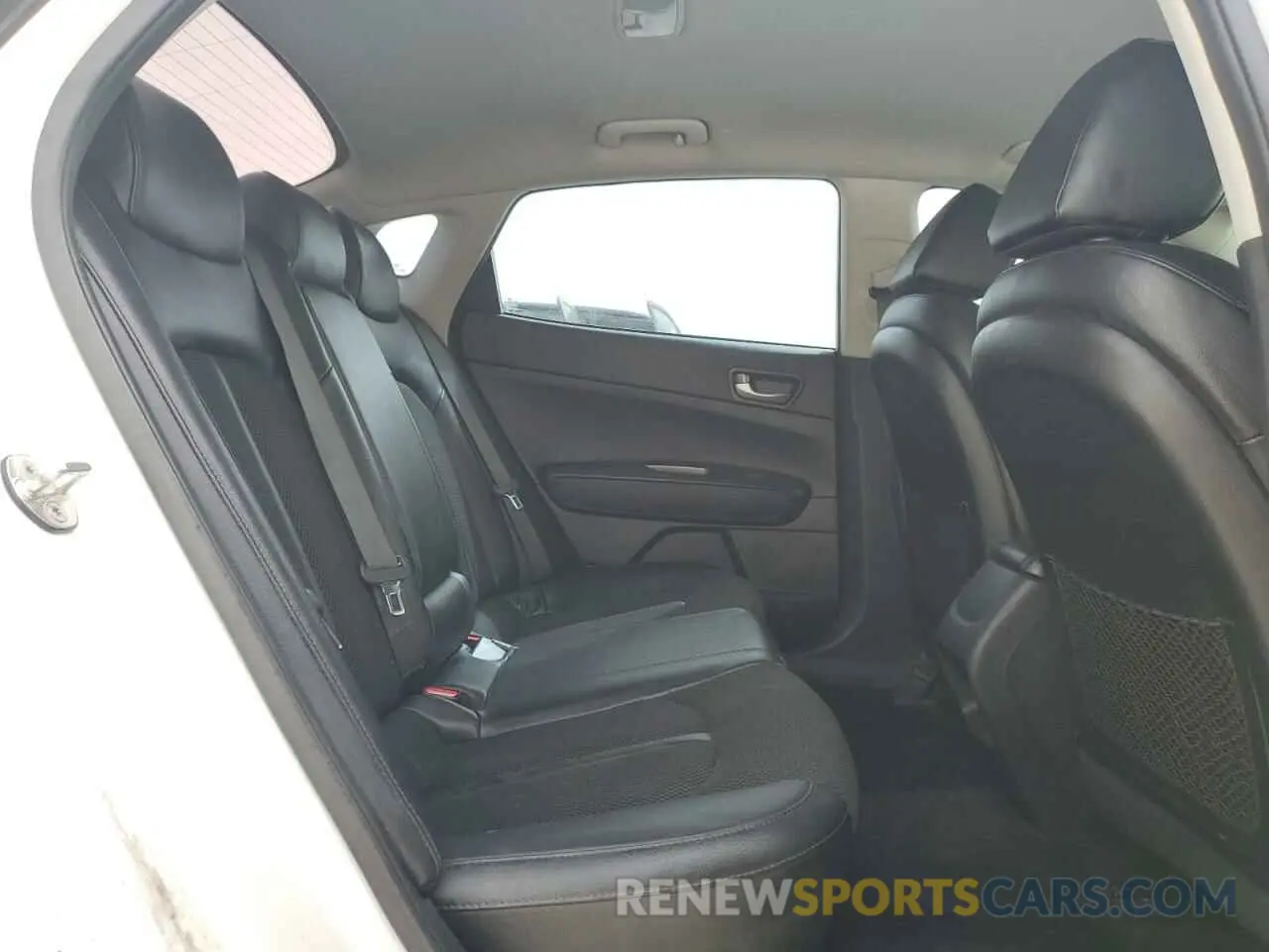 10 Photograph of a damaged car 5XXGT4L37KG307279 KIA OPTIMA 2019