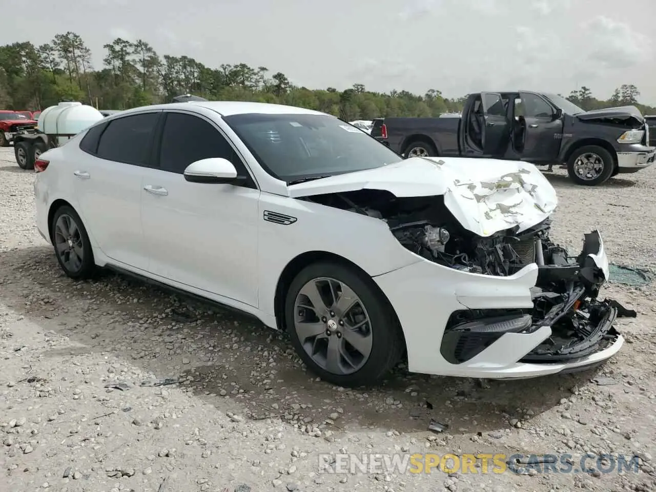 4 Photograph of a damaged car 5XXGT4L37KG307279 KIA OPTIMA 2019