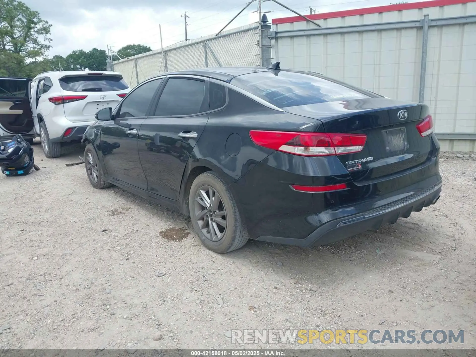 3 Photograph of a damaged car 5XXGT4L37KG308223 KIA OPTIMA 2019