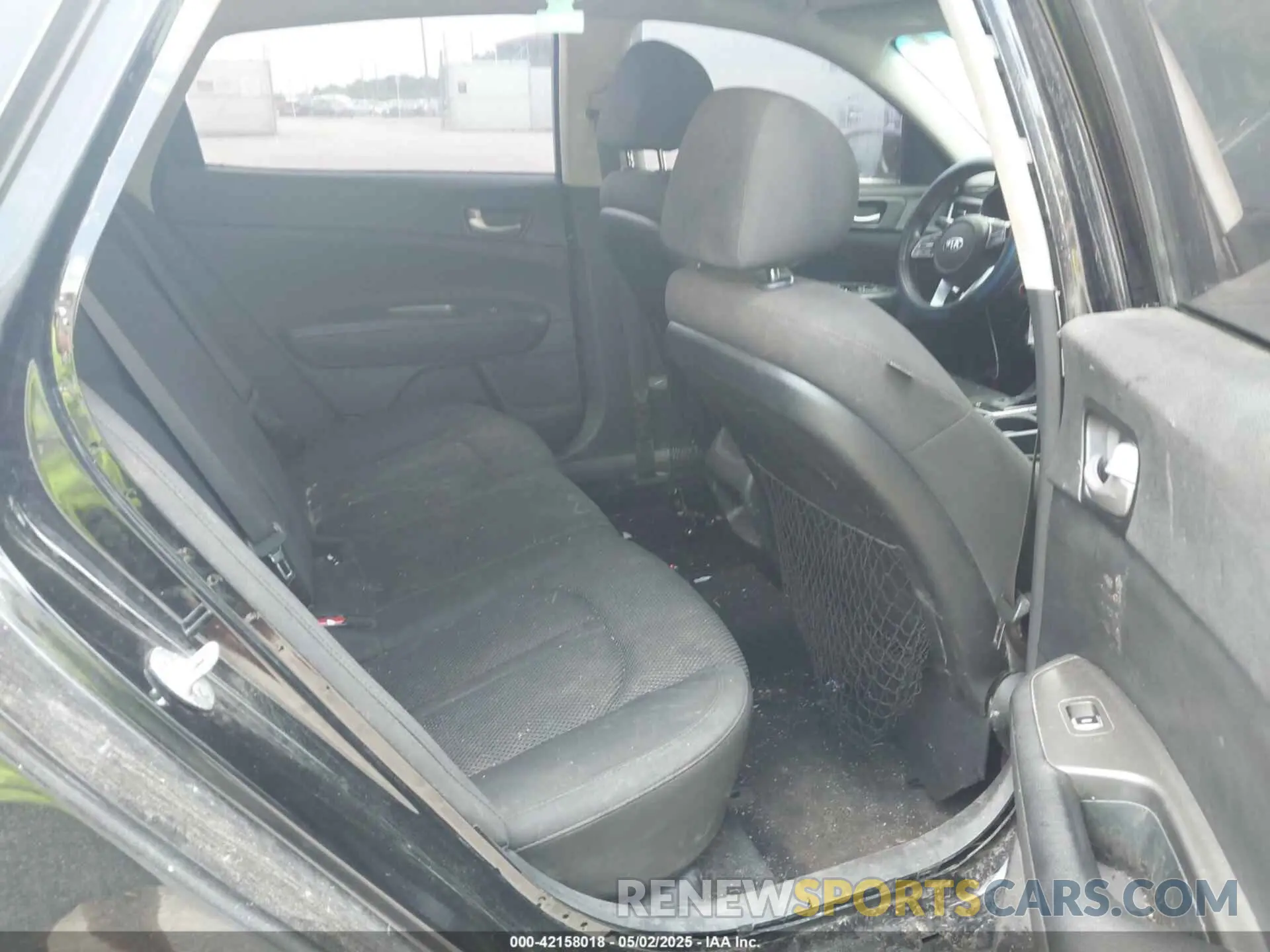 8 Photograph of a damaged car 5XXGT4L37KG308223 KIA OPTIMA 2019