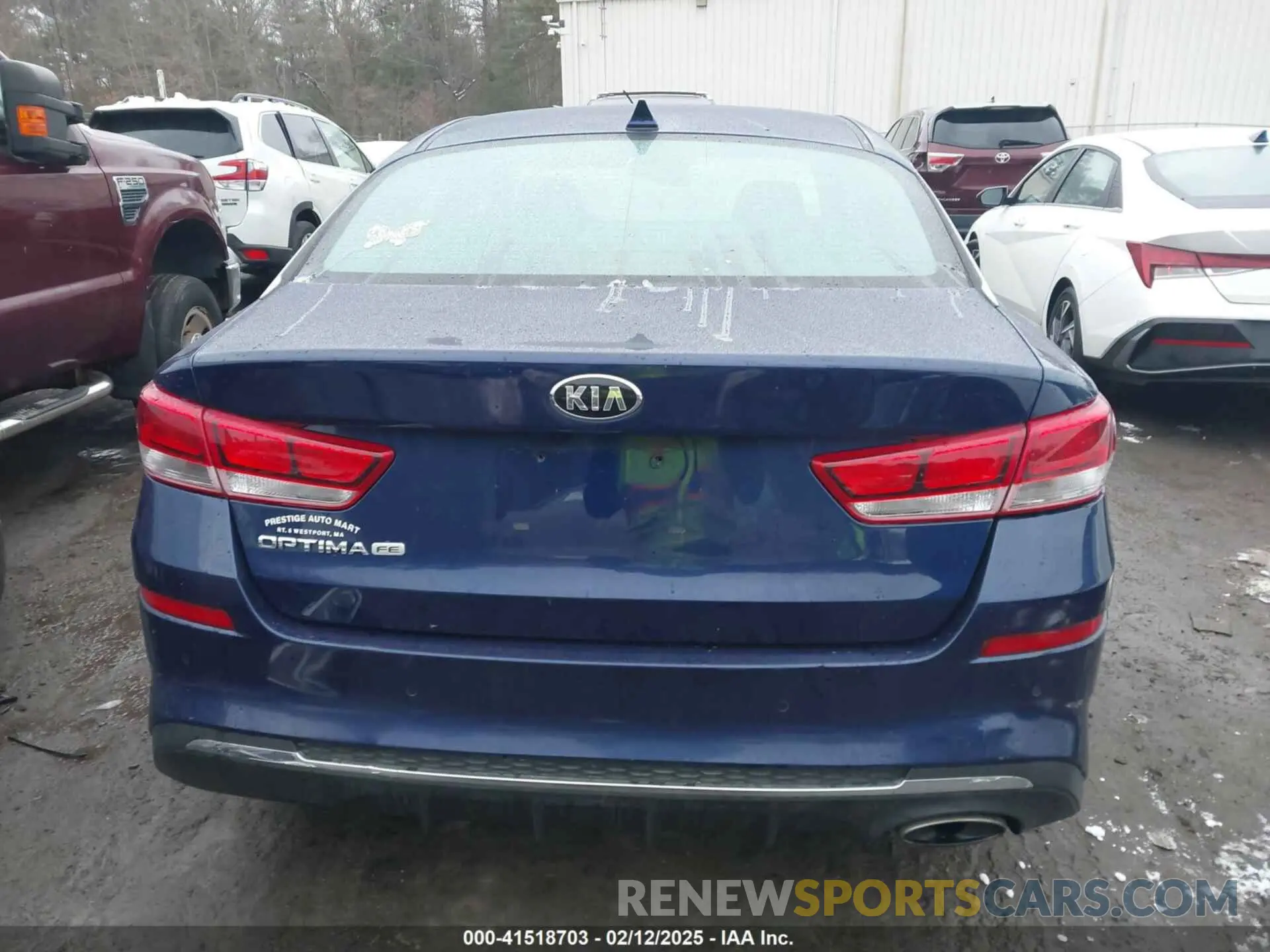 17 Photograph of a damaged car 5XXGT4L37KG312708 KIA OPTIMA 2019