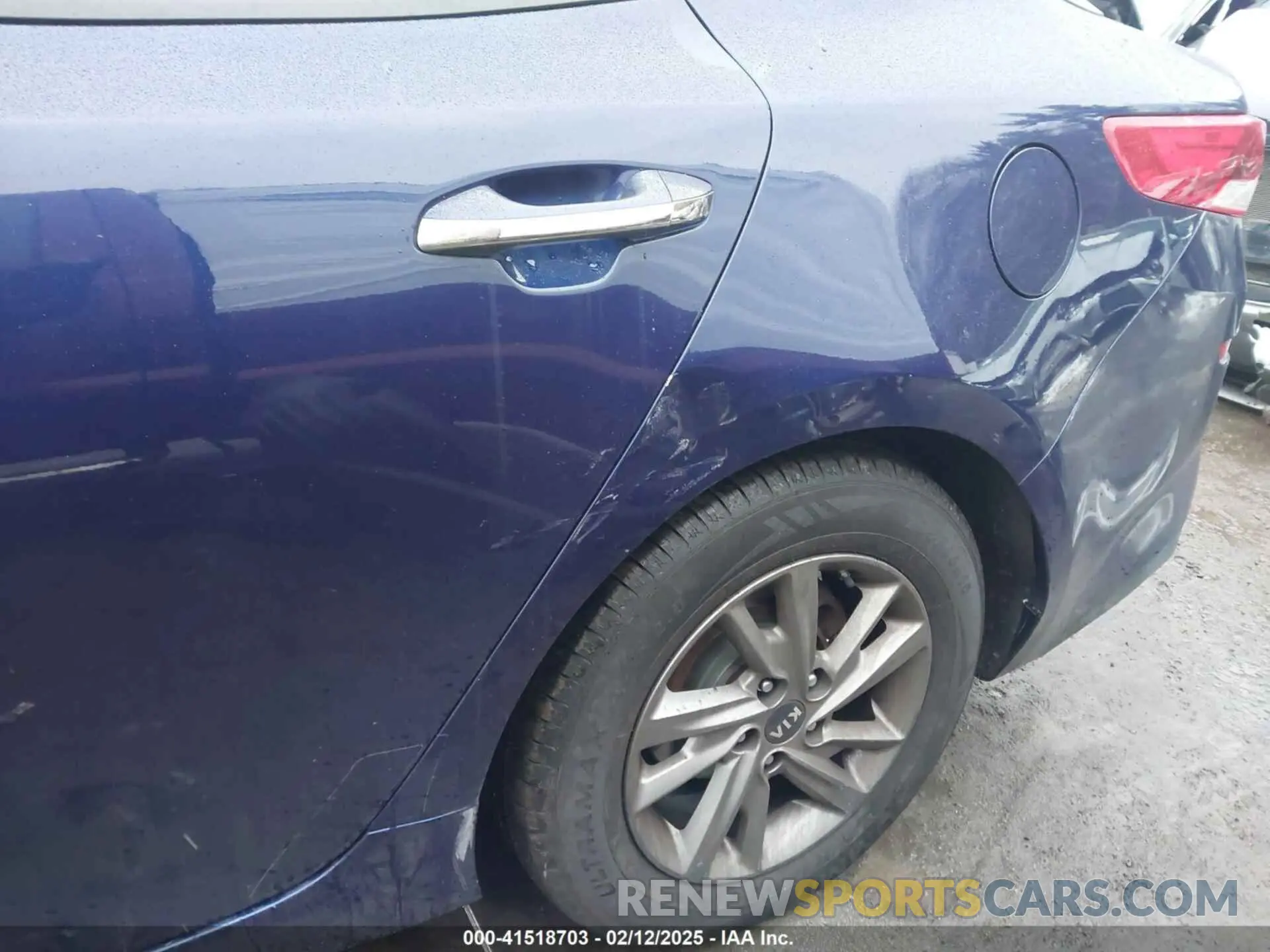 18 Photograph of a damaged car 5XXGT4L37KG312708 KIA OPTIMA 2019