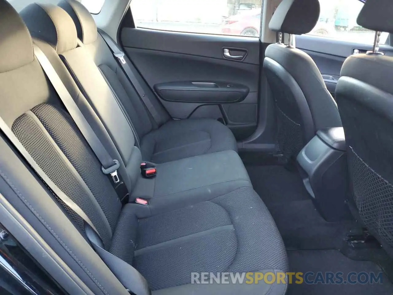 10 Photograph of a damaged car 5XXGT4L37KG312949 KIA OPTIMA 2019