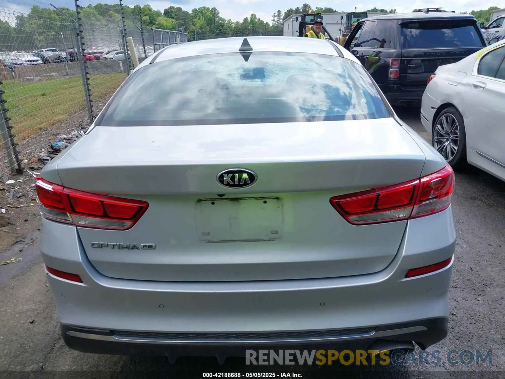 15 Photograph of a damaged car 5XXGT4L37KG320260 KIA OPTIMA 2019