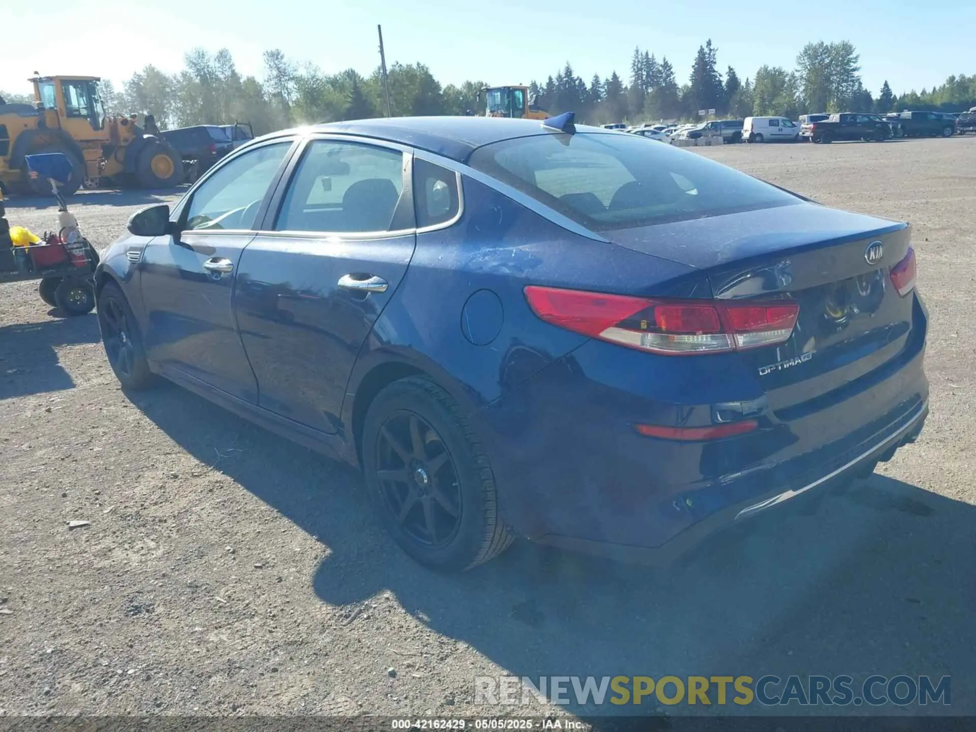3 Photograph of a damaged car 5XXGT4L37KG321554 KIA OPTIMA 2019