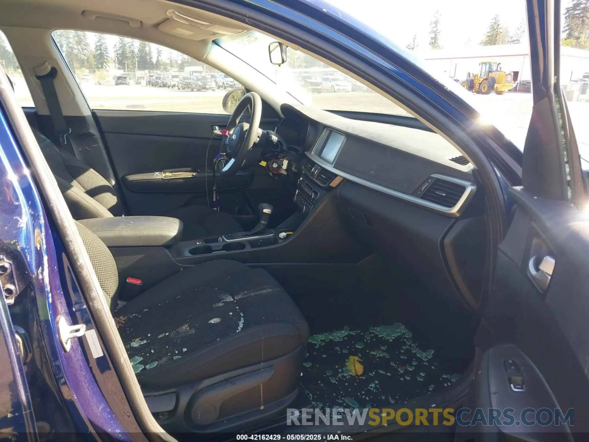 5 Photograph of a damaged car 5XXGT4L37KG321554 KIA OPTIMA 2019