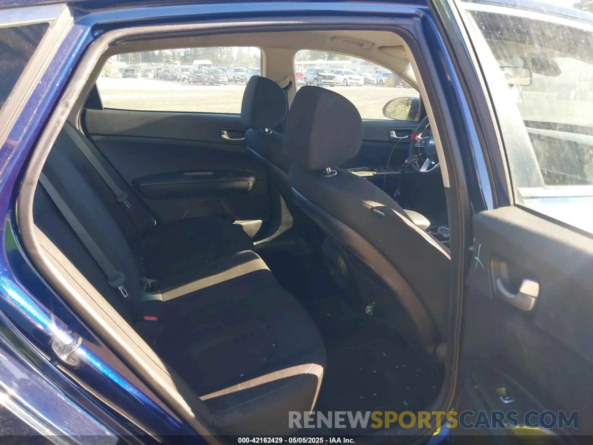 8 Photograph of a damaged car 5XXGT4L37KG321554 KIA OPTIMA 2019