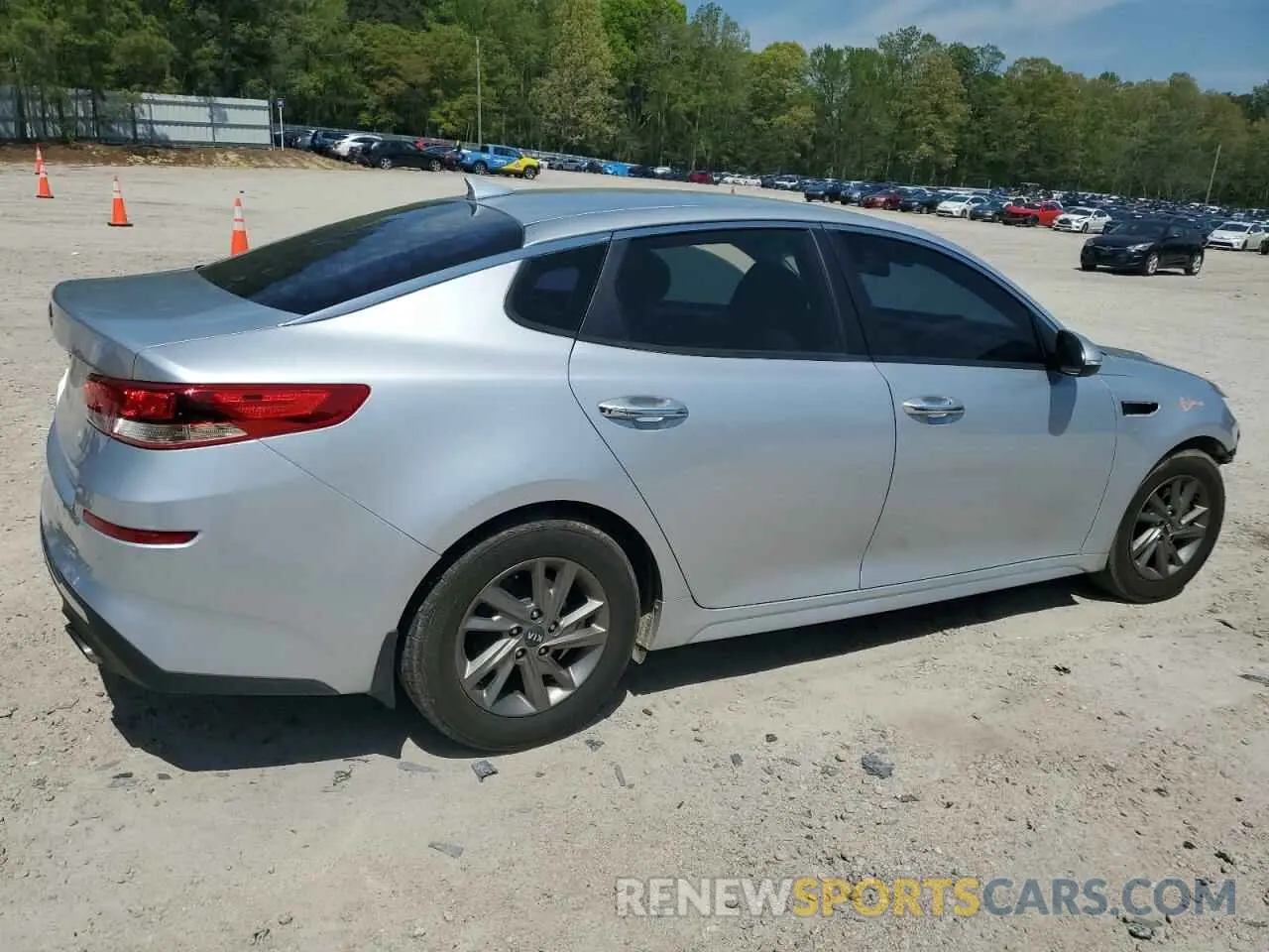 3 Photograph of a damaged car 5XXGT4L37KG325491 KIA OPTIMA 2019