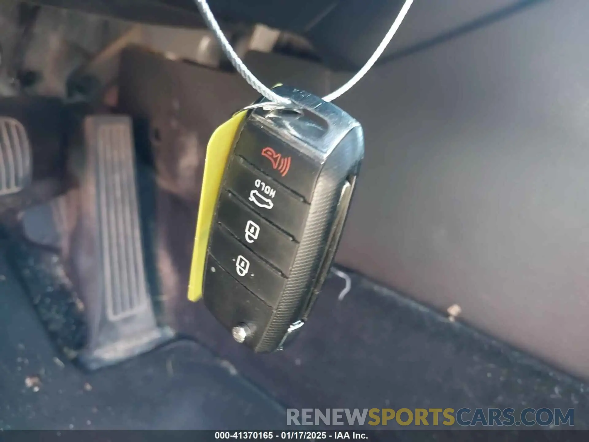 10 Photograph of a damaged car 5XXGT4L37KG333008 KIA OPTIMA 2019