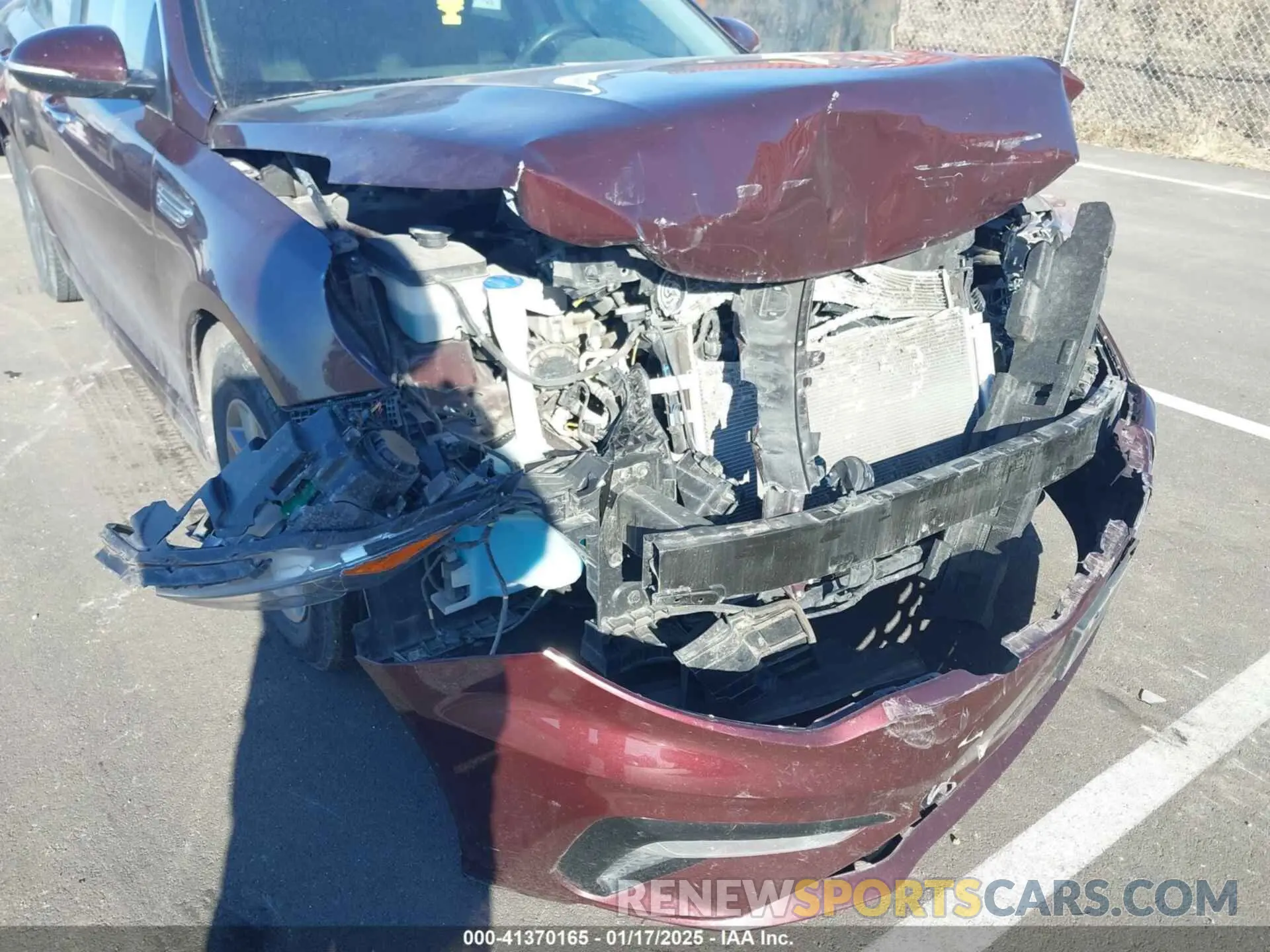 5 Photograph of a damaged car 5XXGT4L37KG333008 KIA OPTIMA 2019