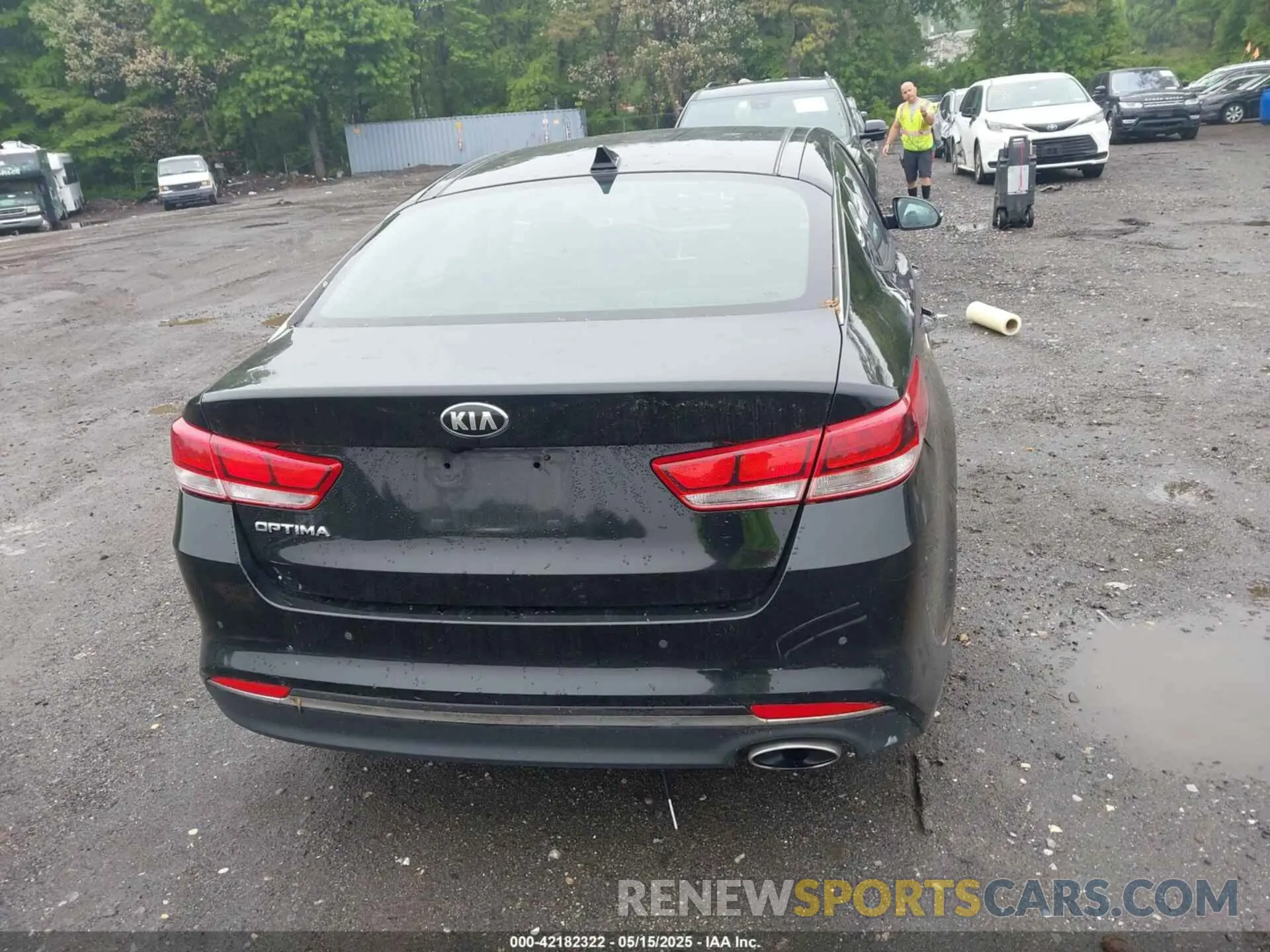 16 Photograph of a damaged car 5XXGT4L37KG333431 KIA OPTIMA 2019