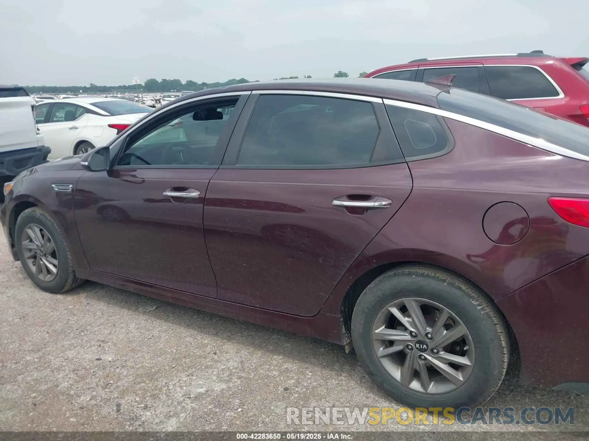 14 Photograph of a damaged car 5XXGT4L37KG336118 KIA OPTIMA 2019