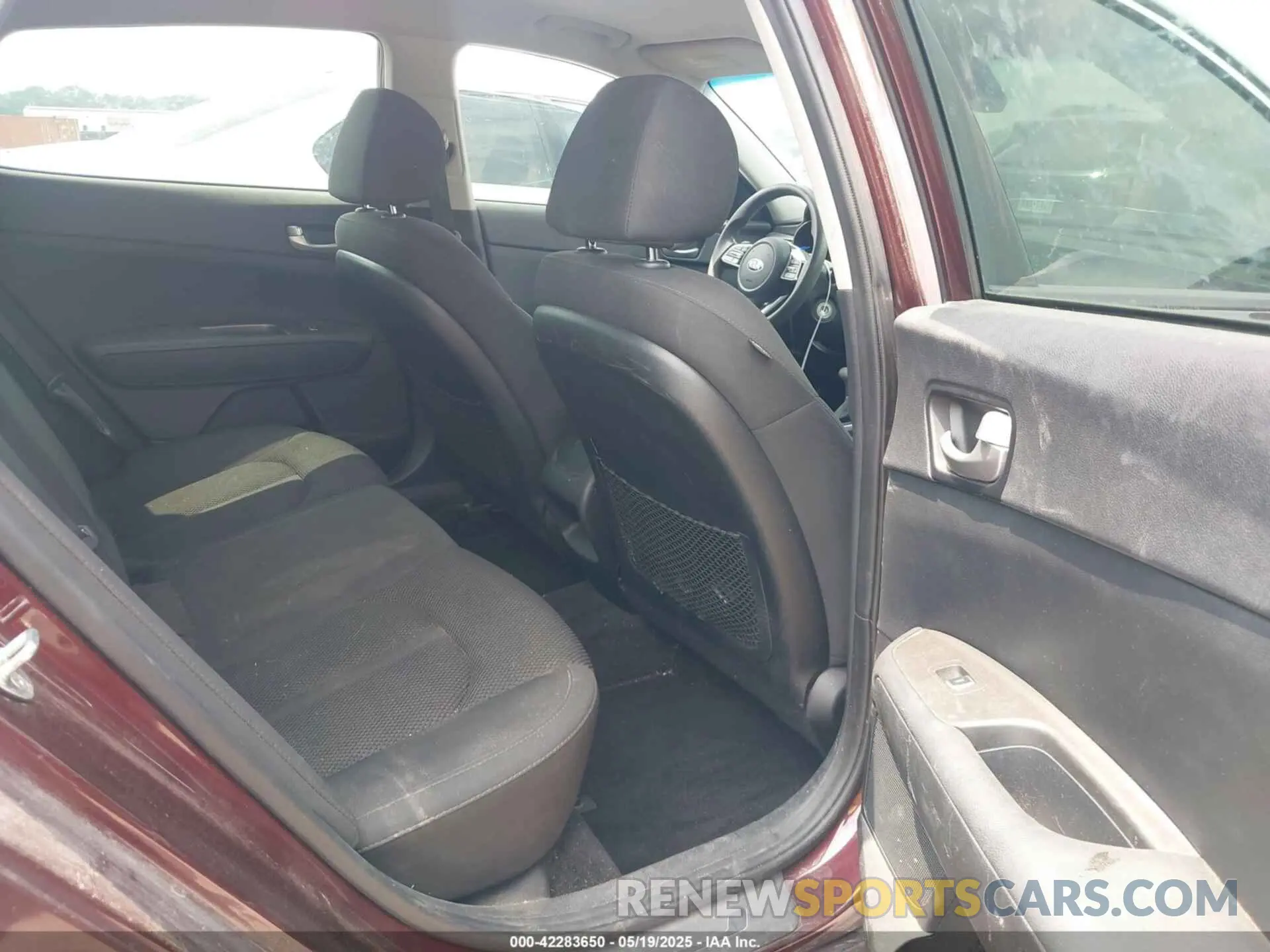 8 Photograph of a damaged car 5XXGT4L37KG336118 KIA OPTIMA 2019