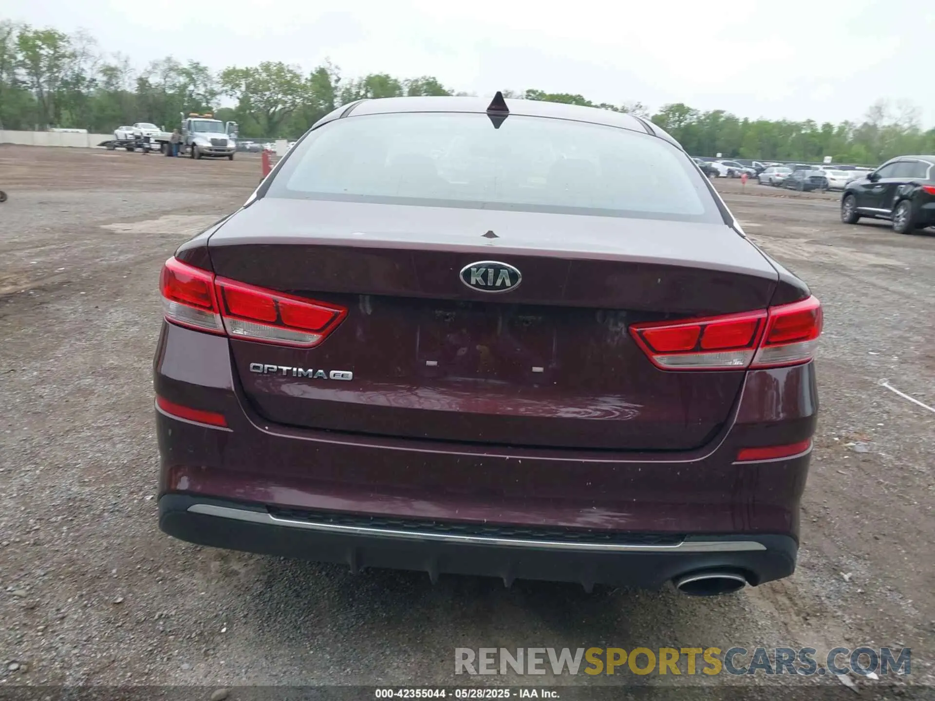 17 Photograph of a damaged car 5XXGT4L37KG344235 KIA OPTIMA 2019