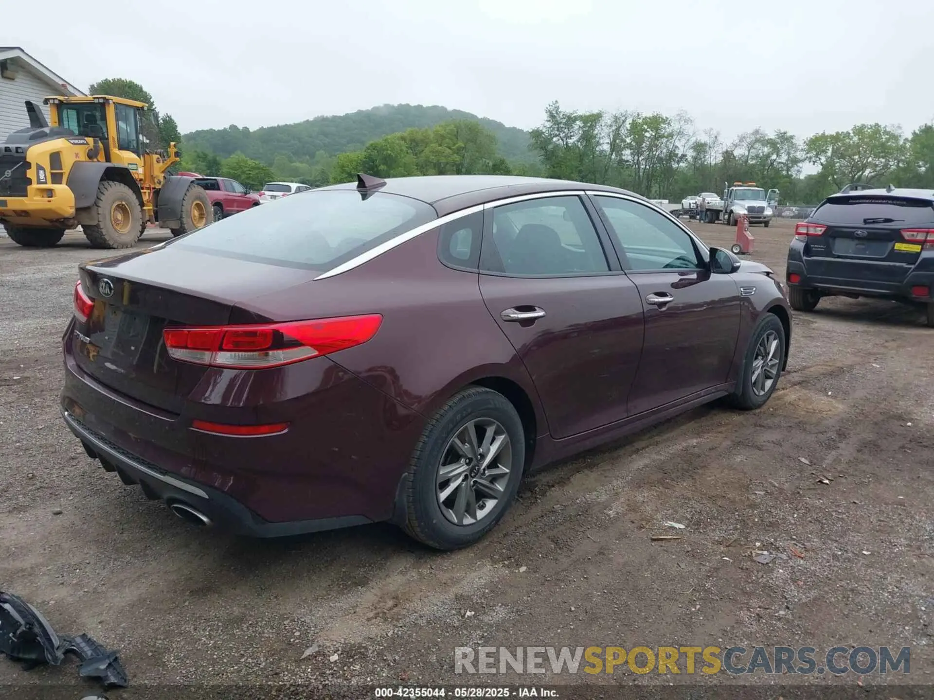 4 Photograph of a damaged car 5XXGT4L37KG344235 KIA OPTIMA 2019