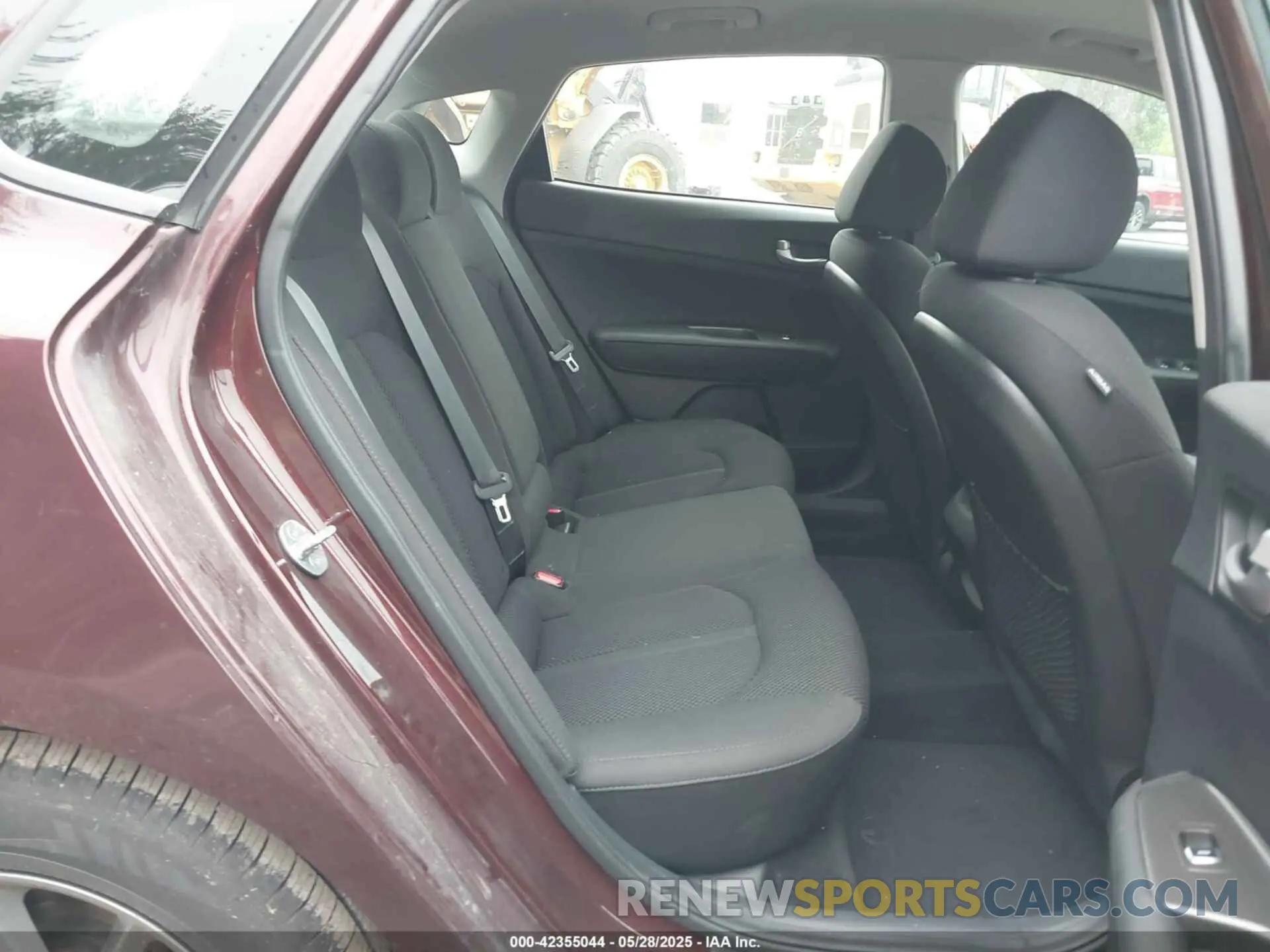 8 Photograph of a damaged car 5XXGT4L37KG344235 KIA OPTIMA 2019