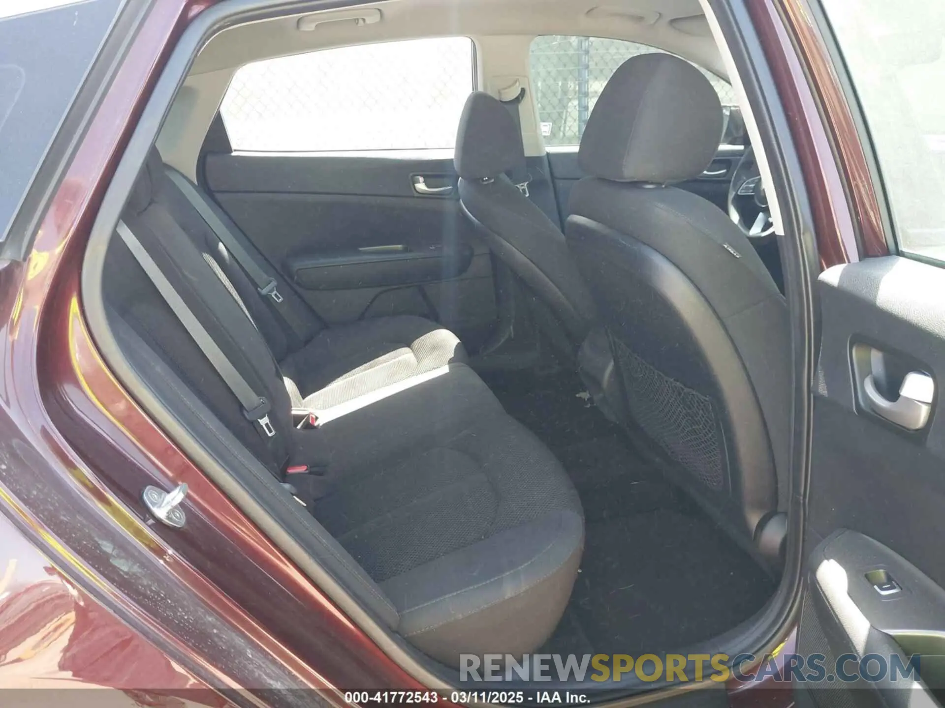 8 Photograph of a damaged car 5XXGT4L37KG347930 KIA OPTIMA 2019