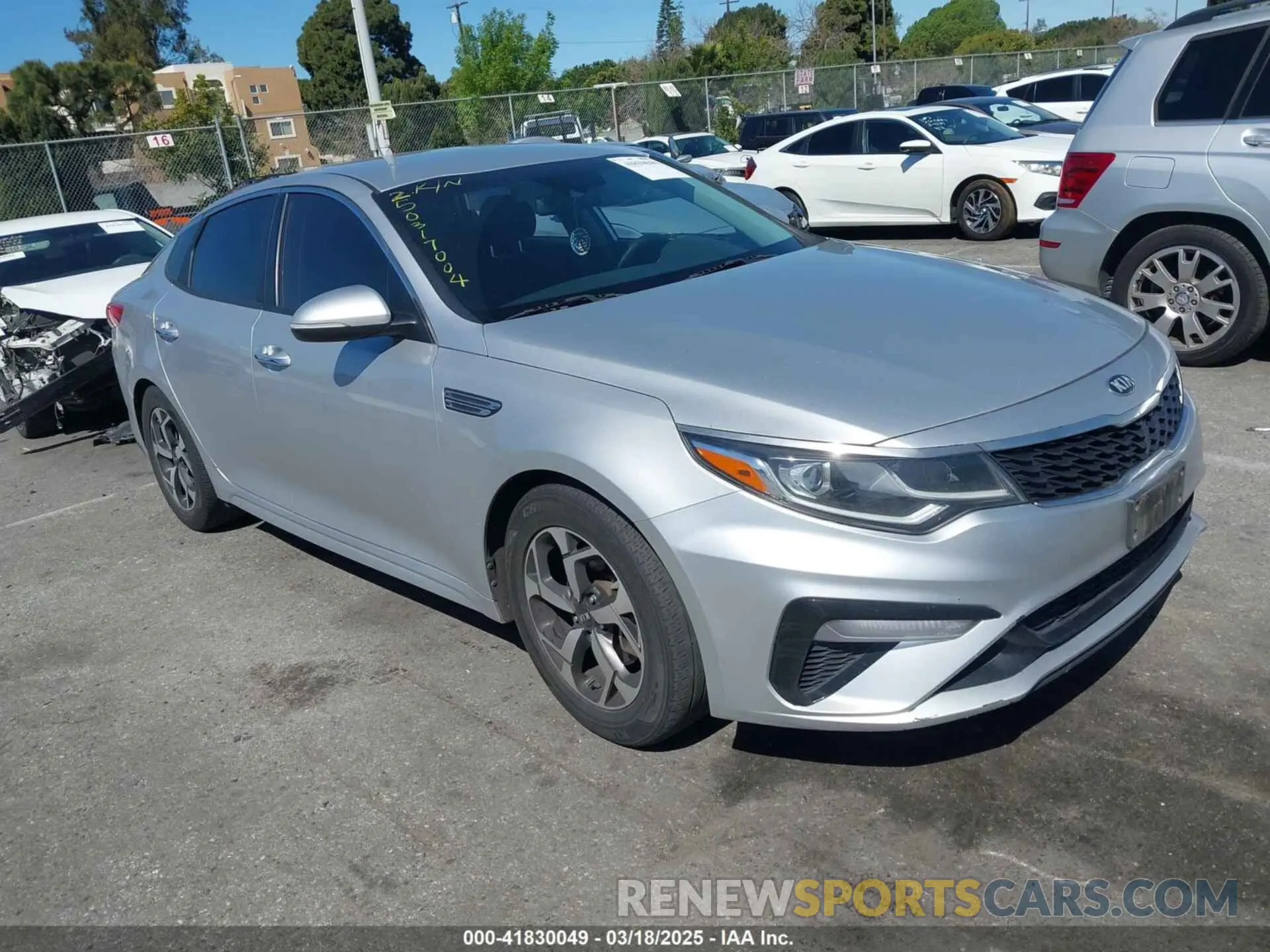 1 Photograph of a damaged car 5XXGT4L37KG351203 KIA OPTIMA 2019