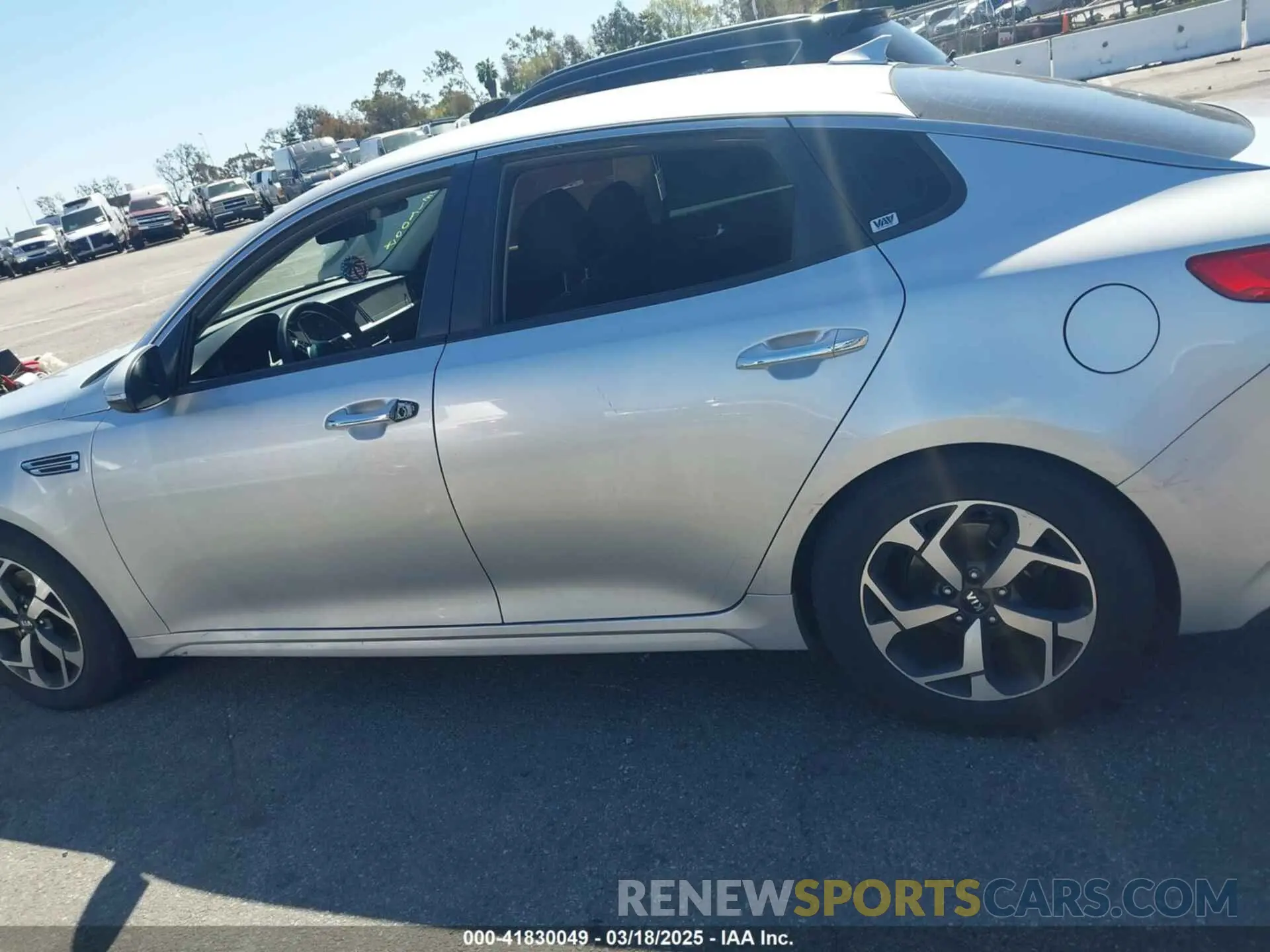 14 Photograph of a damaged car 5XXGT4L37KG351203 KIA OPTIMA 2019