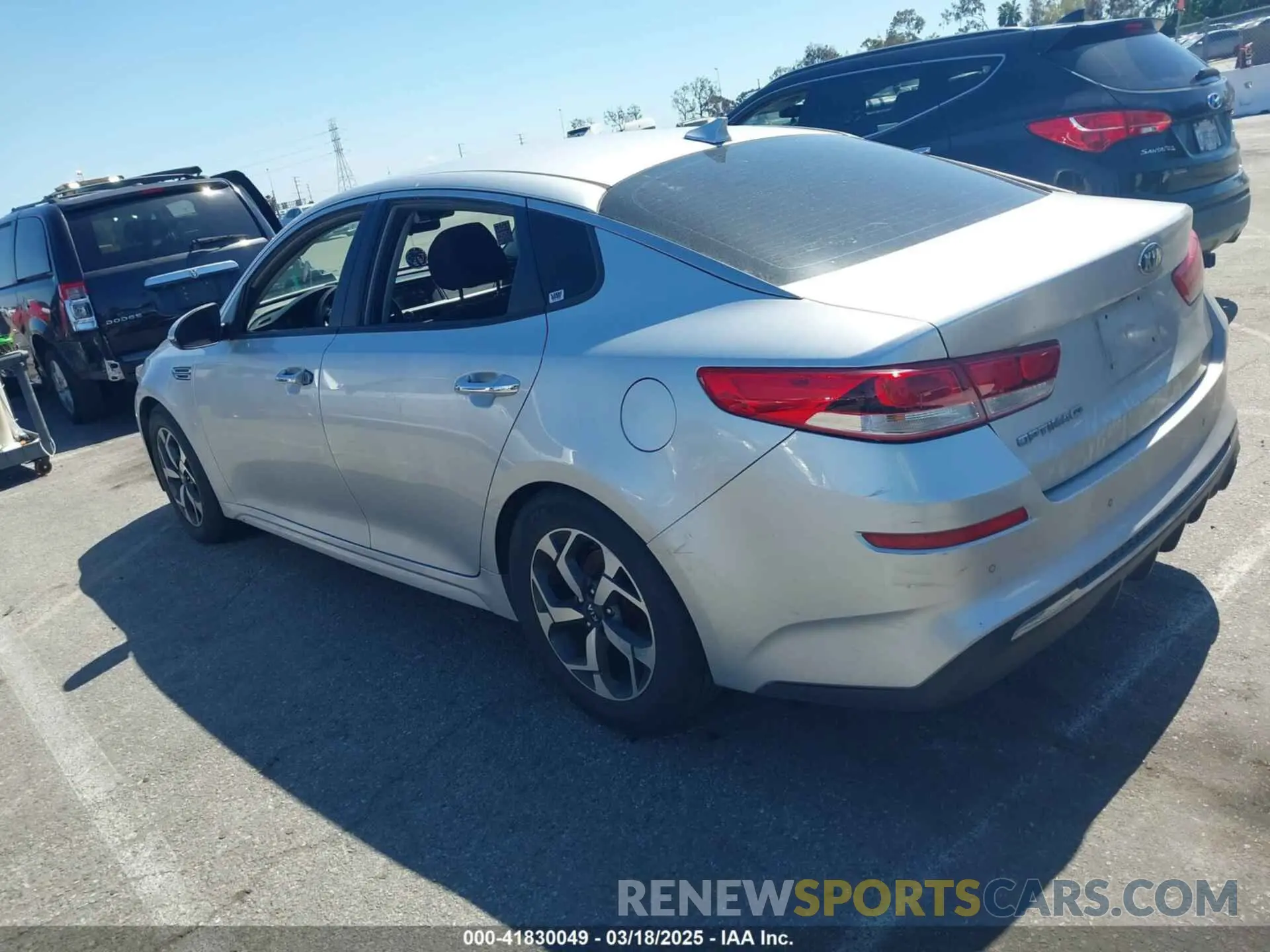 3 Photograph of a damaged car 5XXGT4L37KG351203 KIA OPTIMA 2019