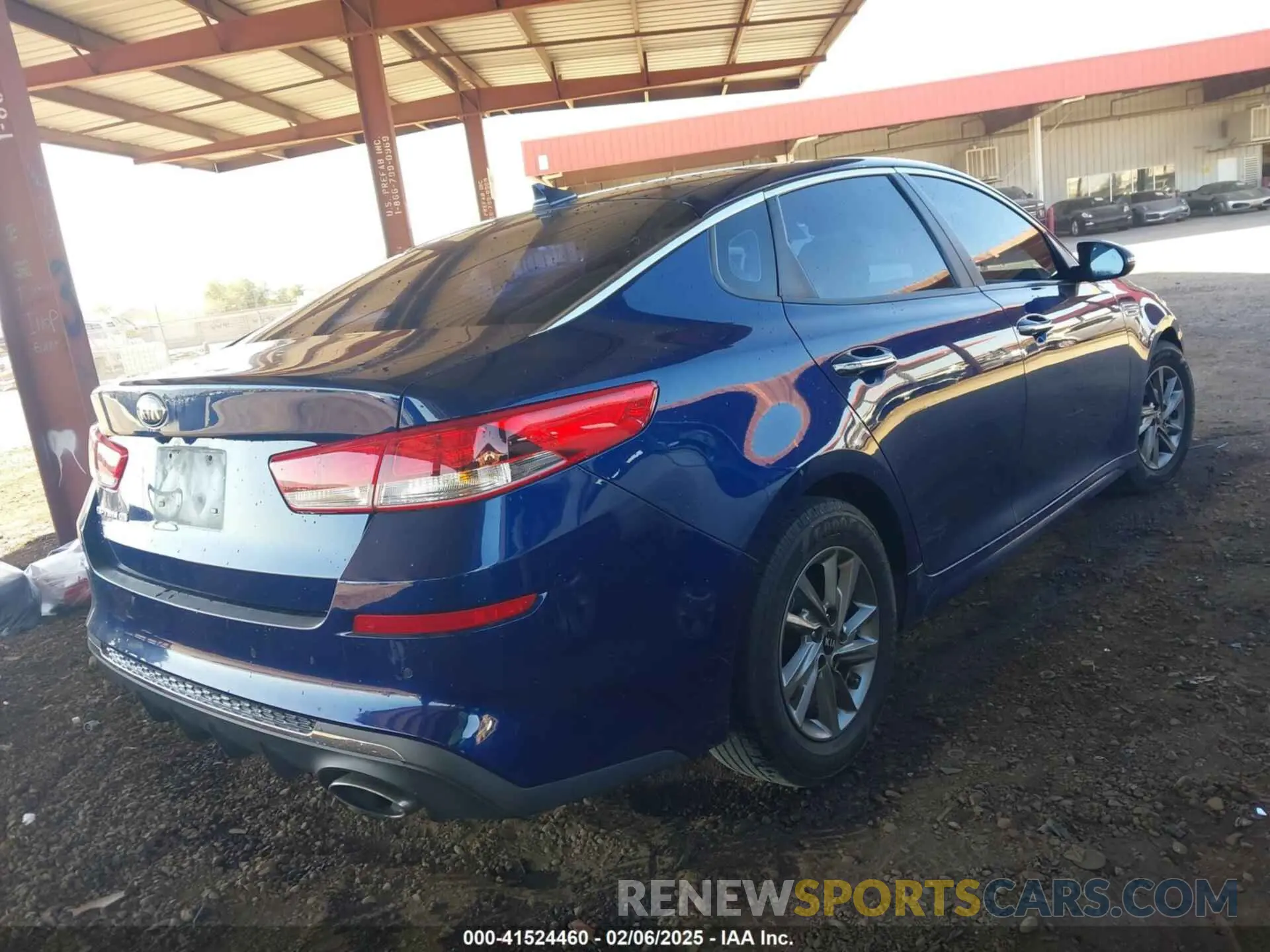 4 Photograph of a damaged car 5XXGT4L37KG353274 KIA OPTIMA 2019