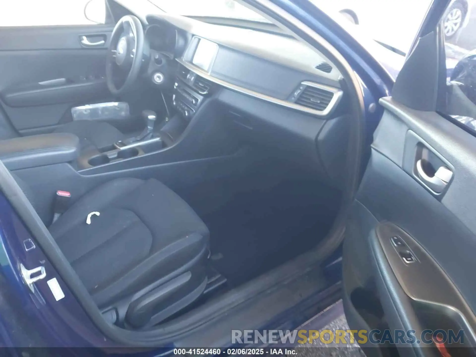5 Photograph of a damaged car 5XXGT4L37KG353274 KIA OPTIMA 2019