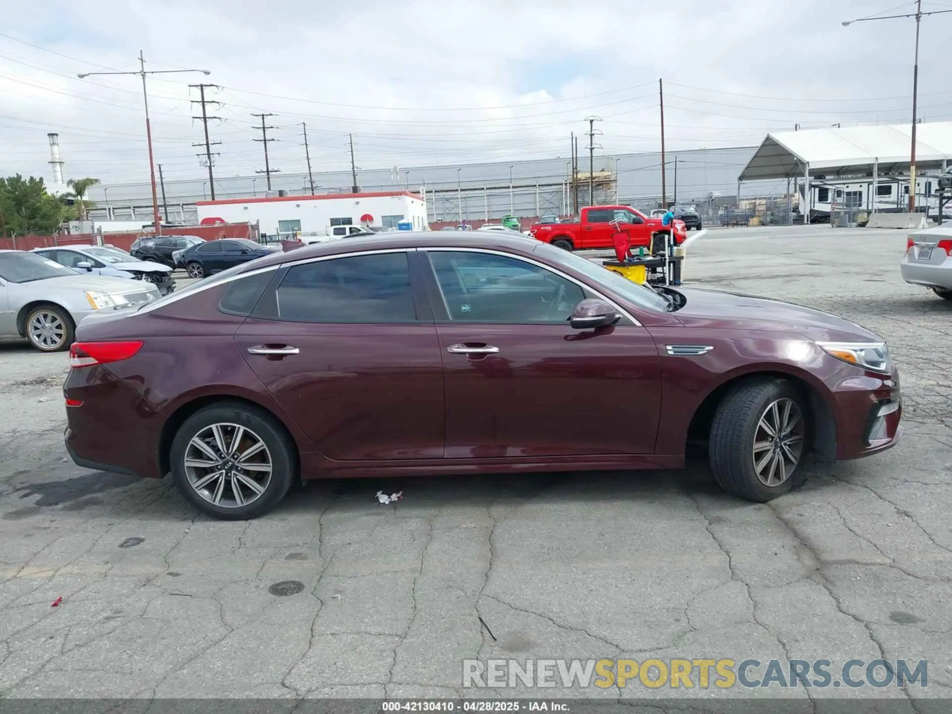 12 Photograph of a damaged car 5XXGT4L37KG354649 KIA OPTIMA 2019