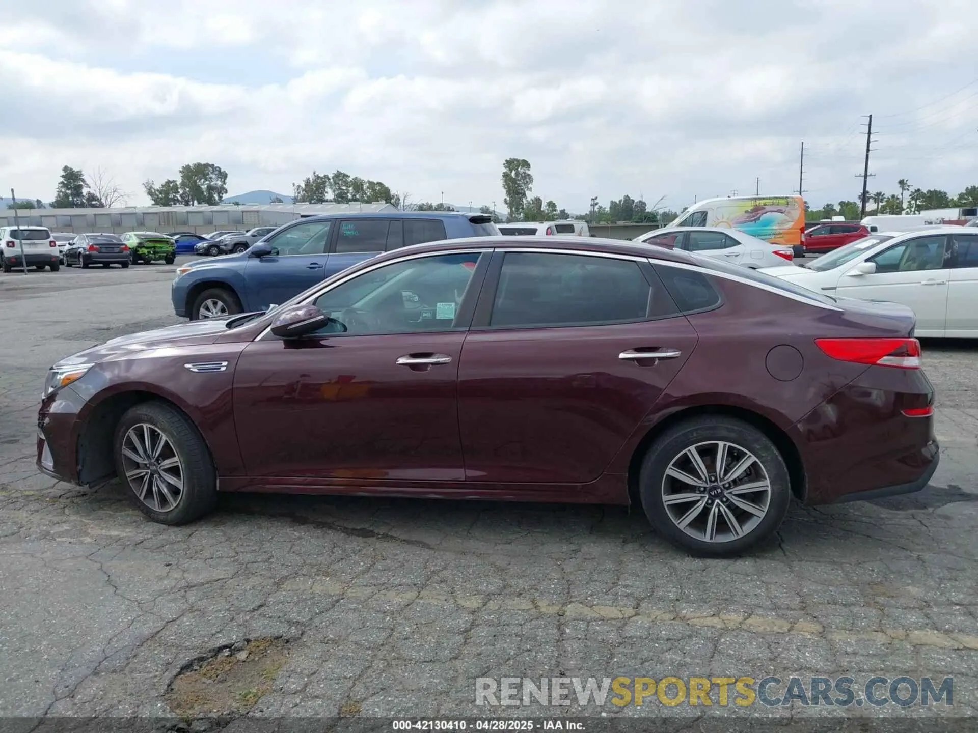 13 Photograph of a damaged car 5XXGT4L37KG354649 KIA OPTIMA 2019