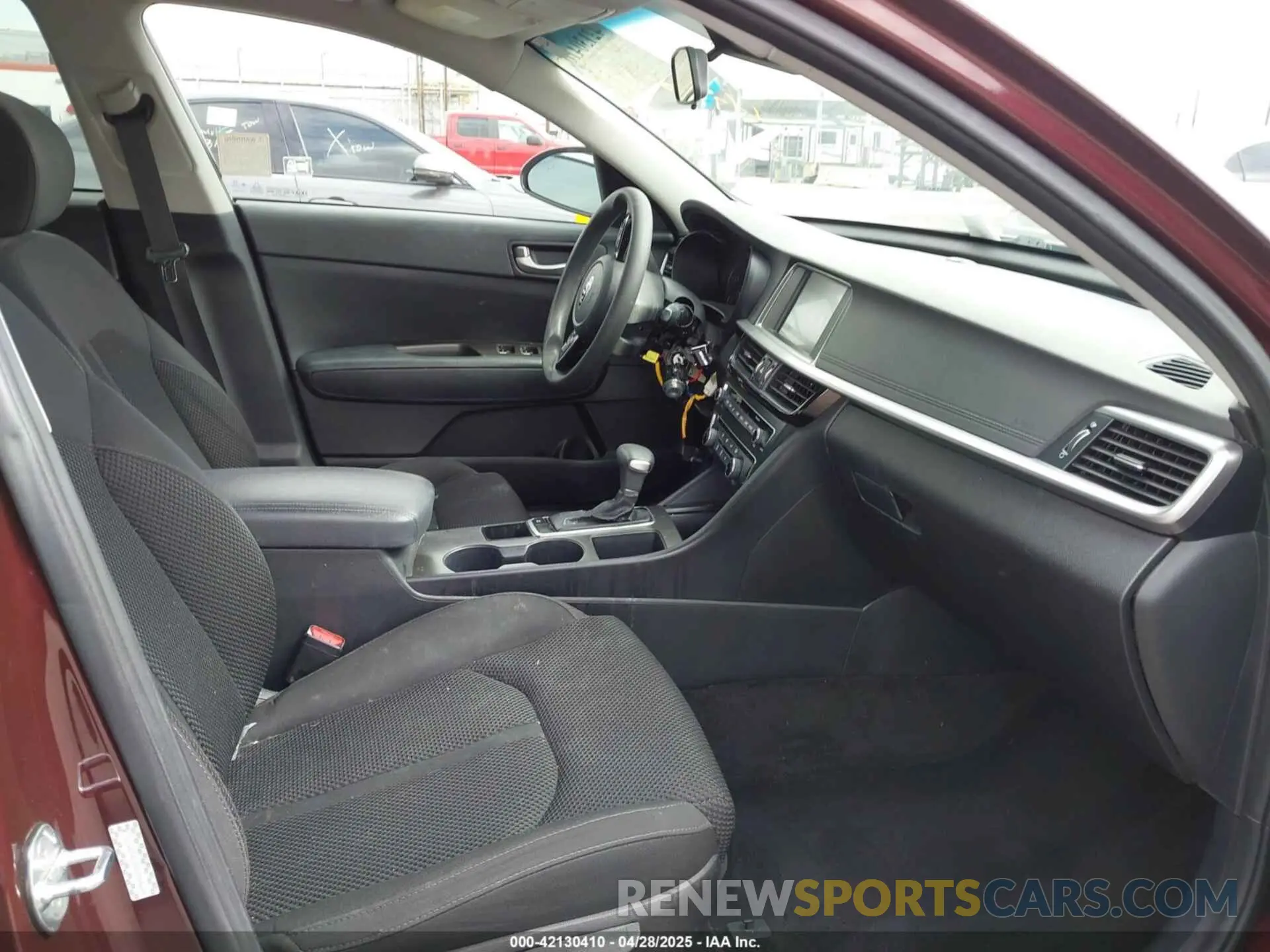 5 Photograph of a damaged car 5XXGT4L37KG354649 KIA OPTIMA 2019