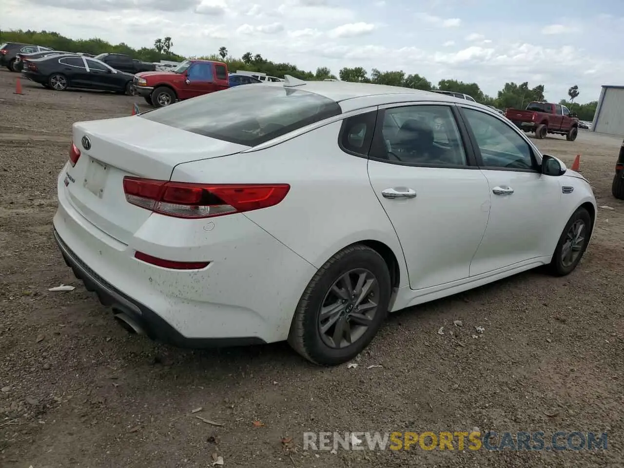 3 Photograph of a damaged car 5XXGT4L37KG357339 KIA OPTIMA 2019