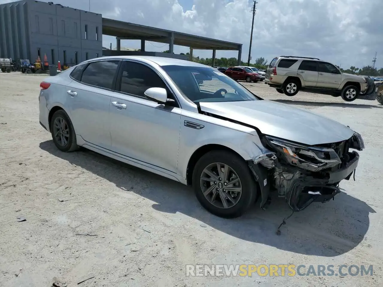 4 Photograph of a damaged car 5XXGT4L37KG358166 KIA OPTIMA 2019