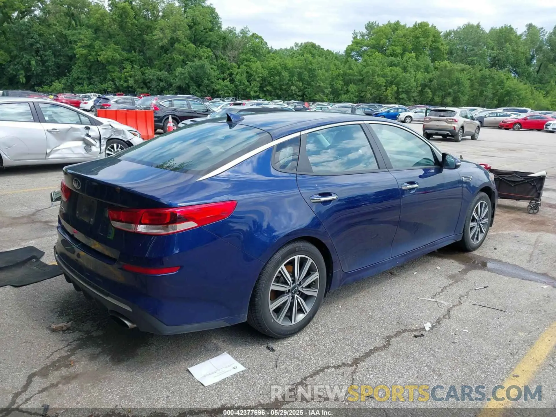 4 Photograph of a damaged car 5XXGT4L37KG362816 KIA OPTIMA 2019