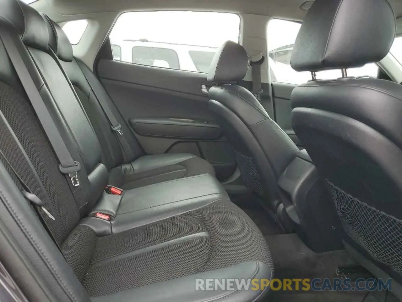 10 Photograph of a damaged car 5XXGT4L38KG280464 KIA OPTIMA 2019
