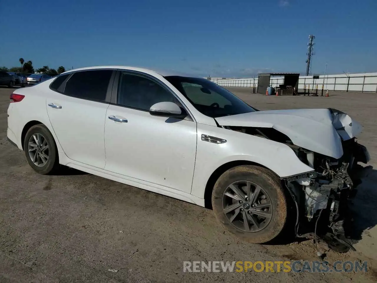4 Photograph of a damaged car 5XXGT4L38KG281551 KIA OPTIMA 2019