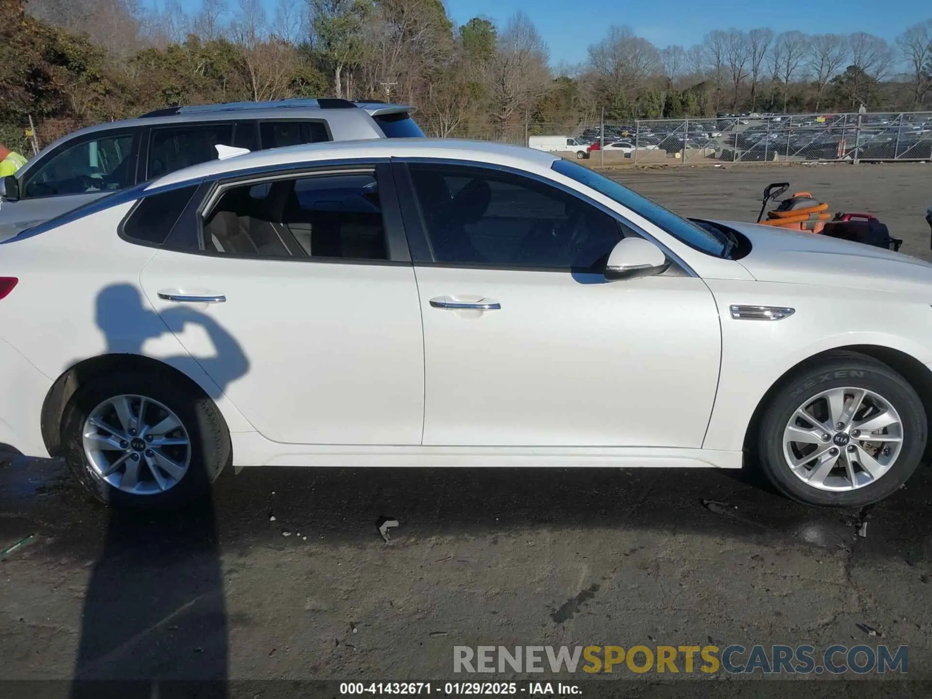 13 Photograph of a damaged car 5XXGT4L38KG281923 KIA OPTIMA 2019