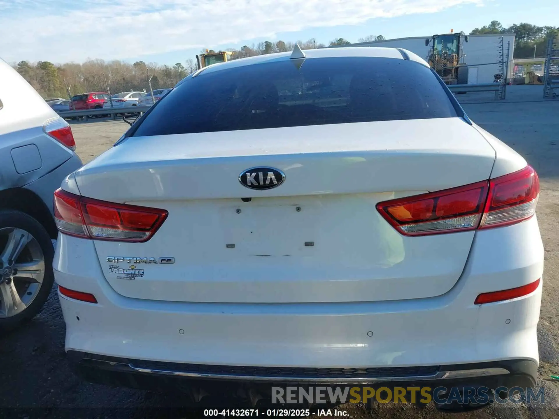 16 Photograph of a damaged car 5XXGT4L38KG281923 KIA OPTIMA 2019