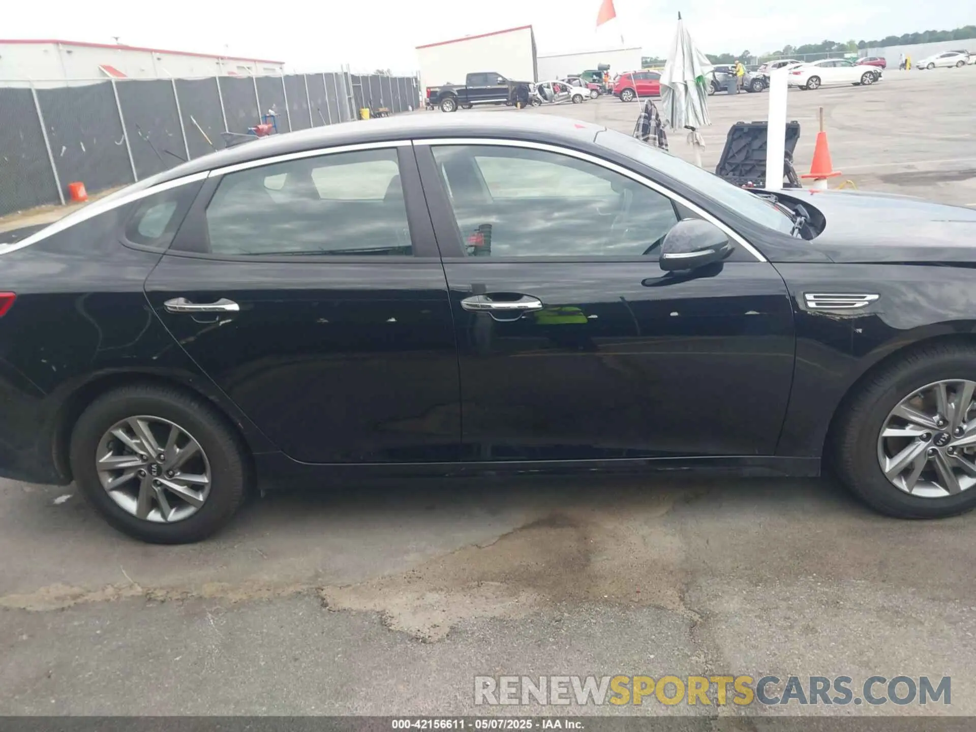 13 Photograph of a damaged car 5XXGT4L38KG283588 KIA OPTIMA 2019