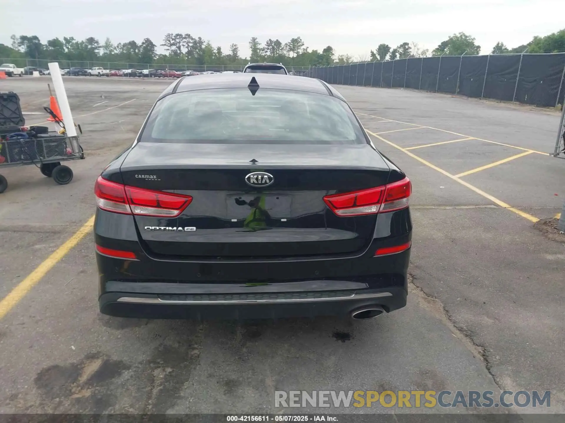 16 Photograph of a damaged car 5XXGT4L38KG283588 KIA OPTIMA 2019