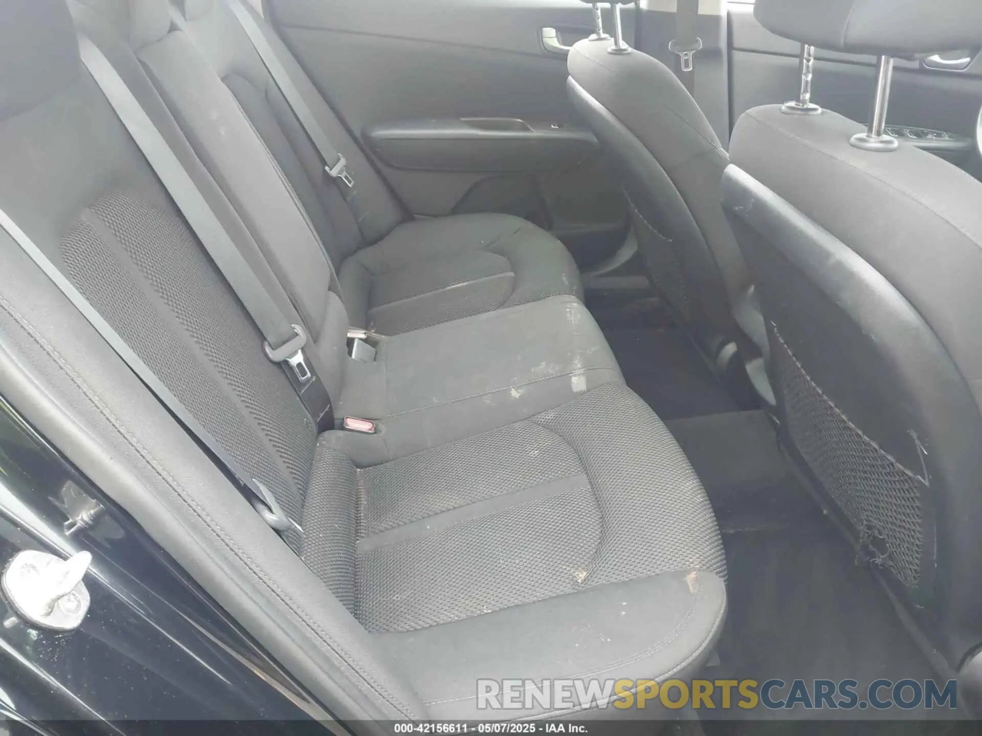 8 Photograph of a damaged car 5XXGT4L38KG283588 KIA OPTIMA 2019