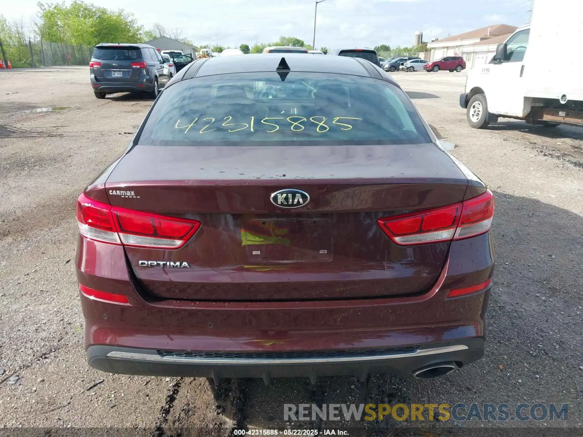 15 Photograph of a damaged car 5XXGT4L38KG300261 KIA OPTIMA 2019