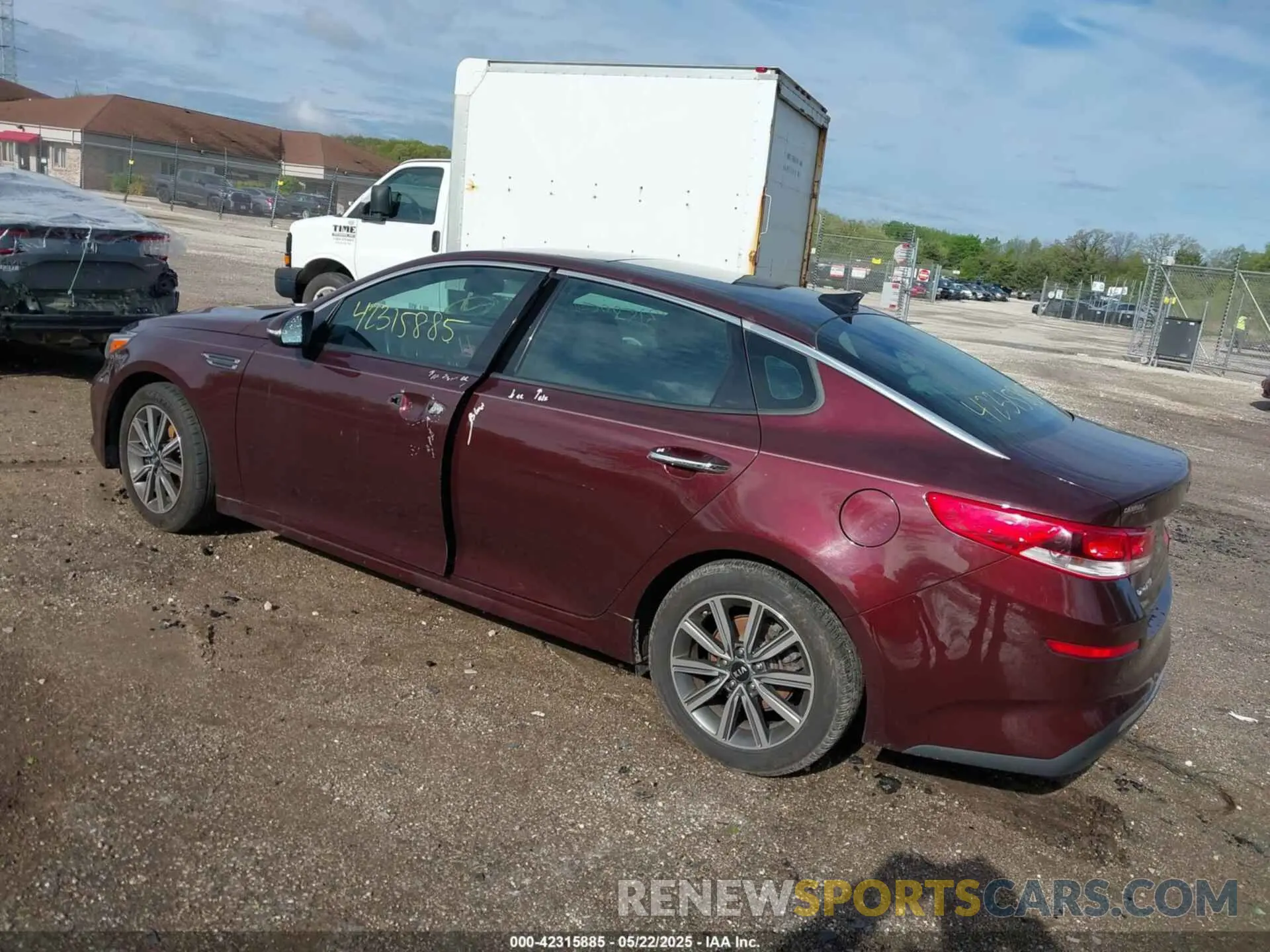 3 Photograph of a damaged car 5XXGT4L38KG300261 KIA OPTIMA 2019