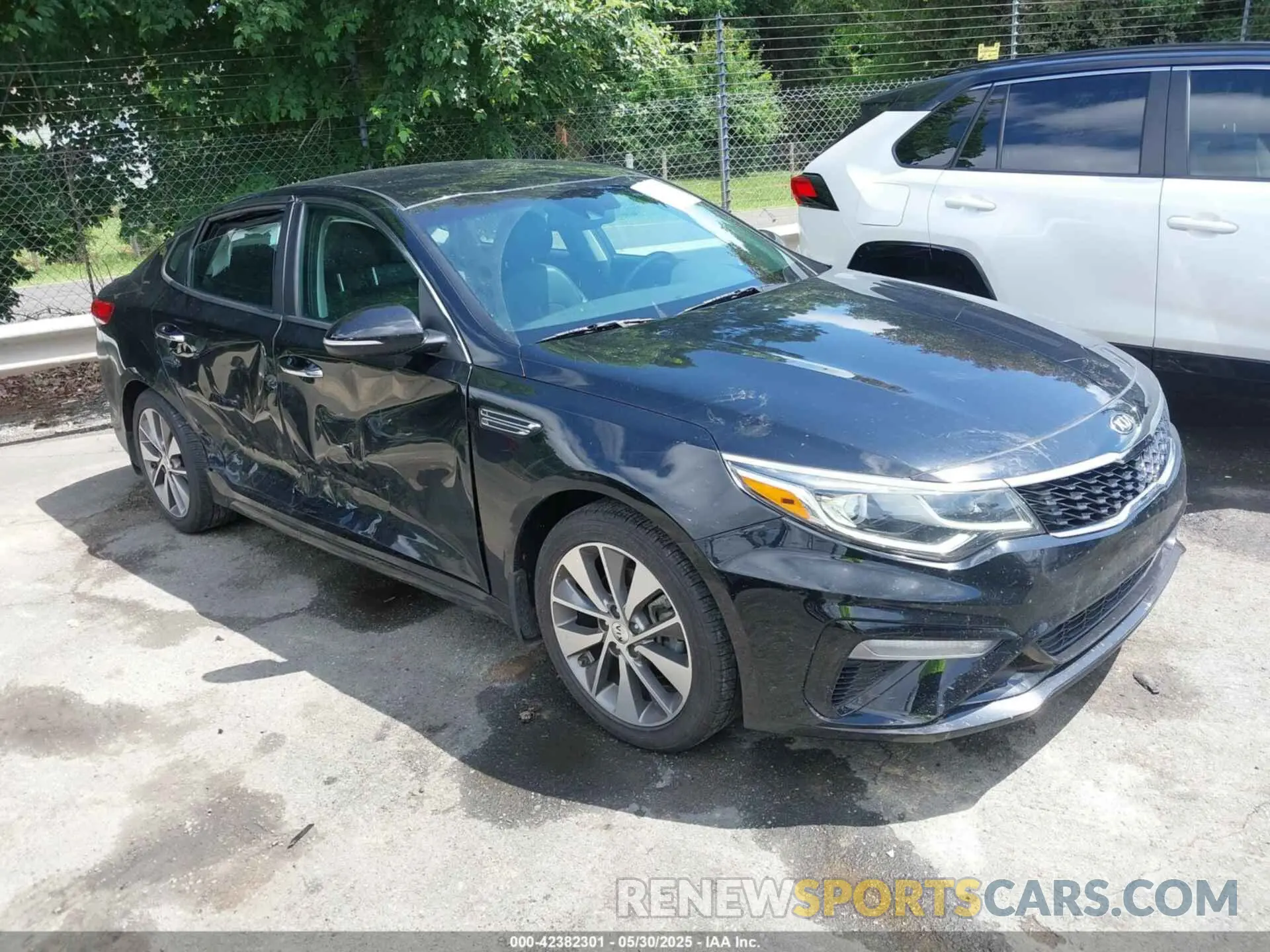 1 Photograph of a damaged car 5XXGT4L38KG303595 KIA OPTIMA 2019