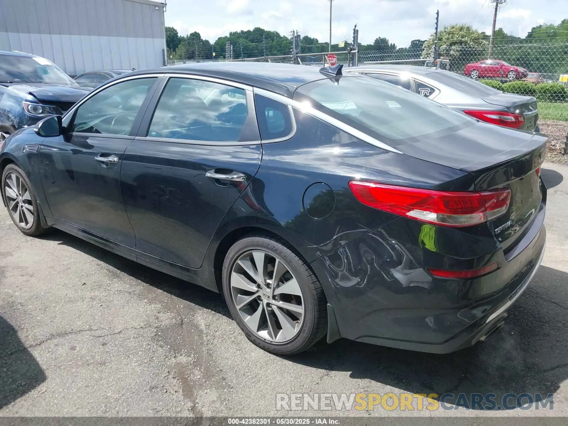 3 Photograph of a damaged car 5XXGT4L38KG303595 KIA OPTIMA 2019