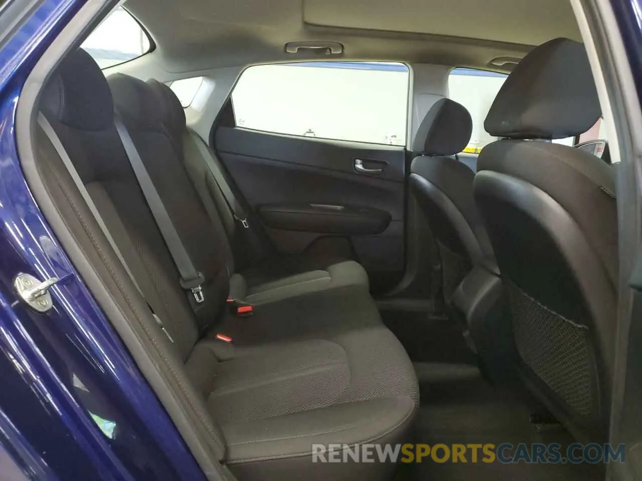 10 Photograph of a damaged car 5XXGT4L38KG303757 KIA OPTIMA 2019