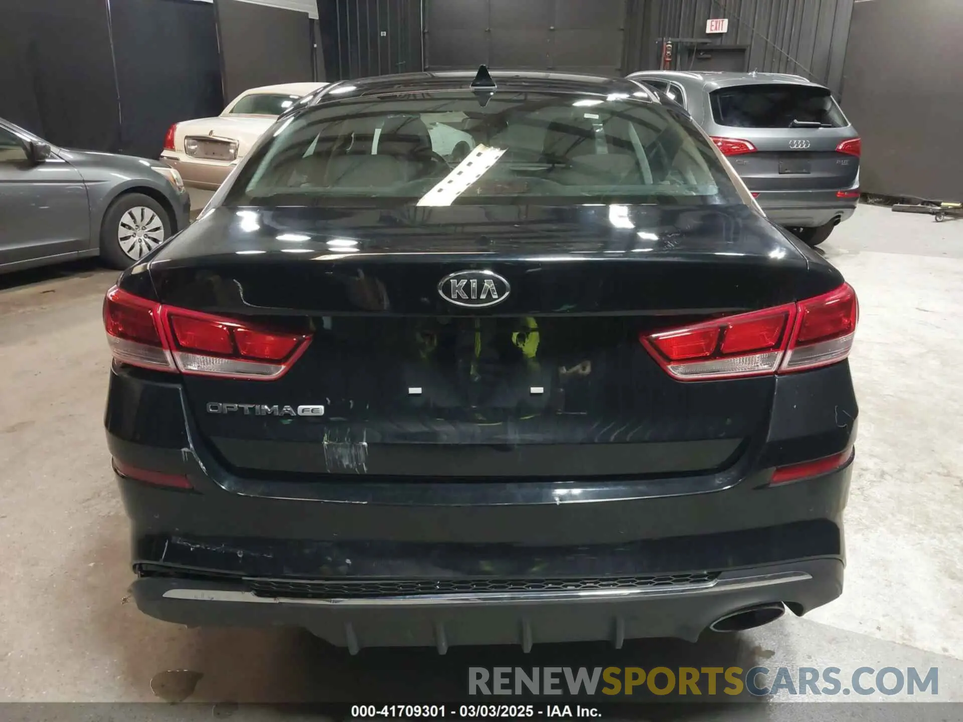 17 Photograph of a damaged car 5XXGT4L38KG307792 KIA OPTIMA 2019